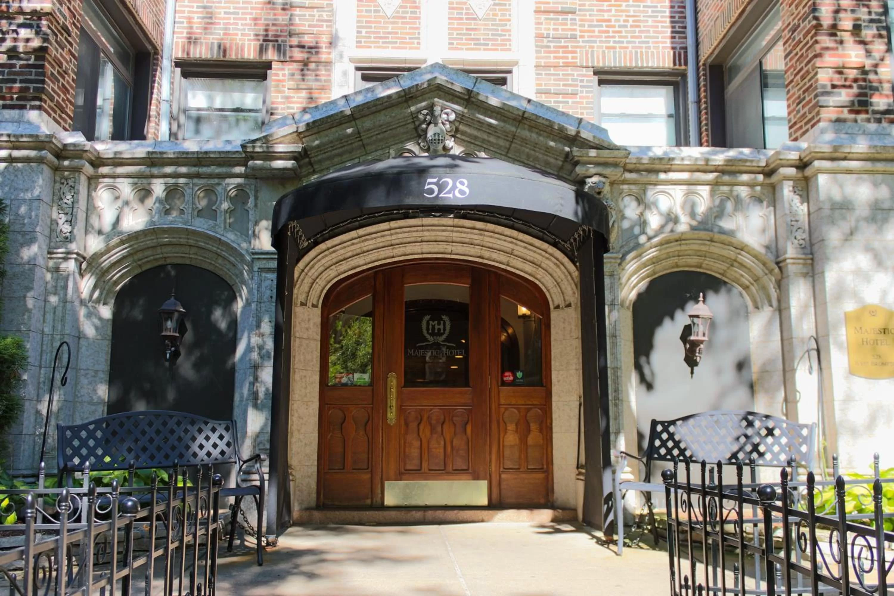 Facade/entrance in Majestic Hotel
