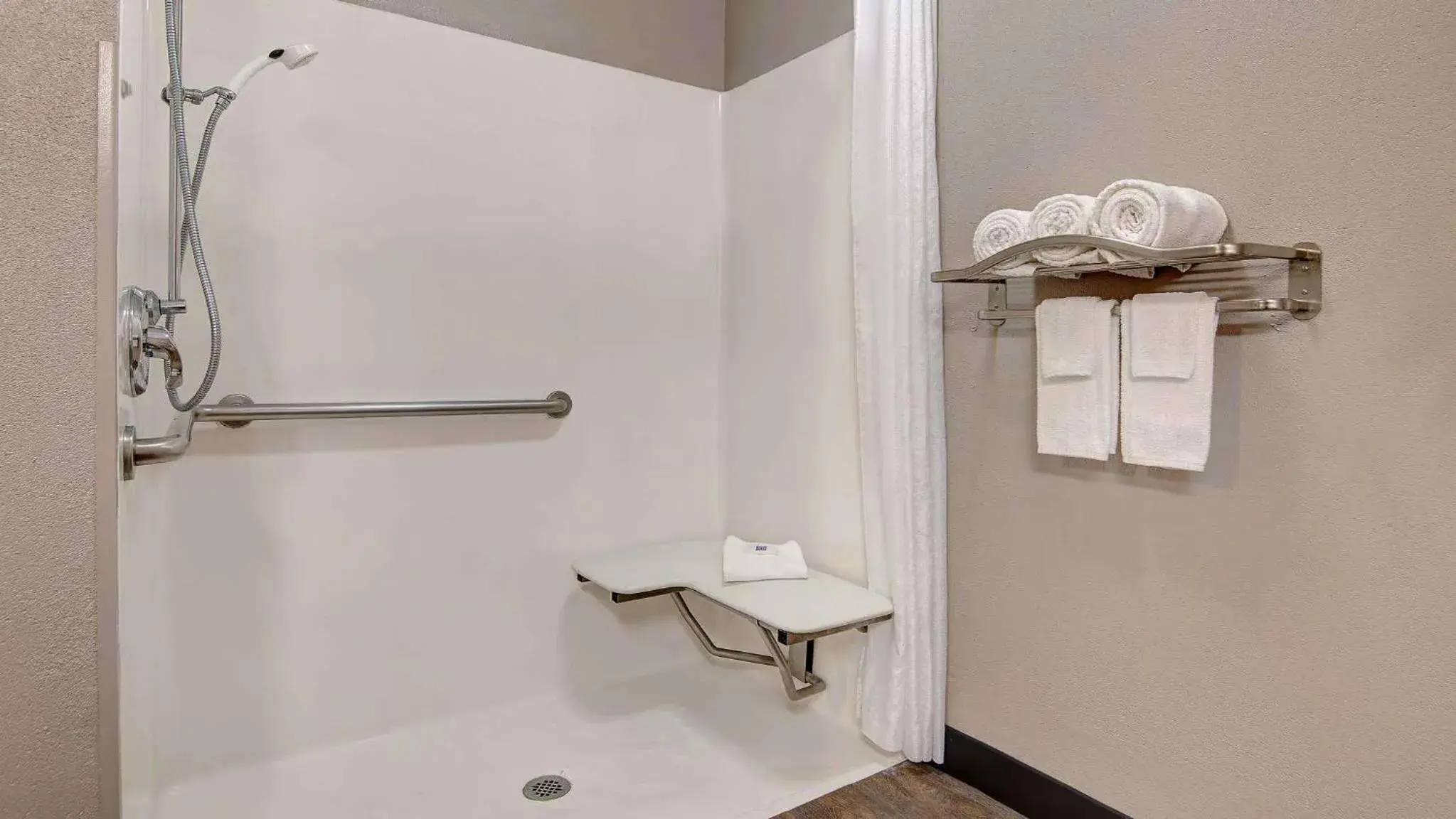 Bathroom in Motel 6-San Antonio, TX - Northwest Medical Center