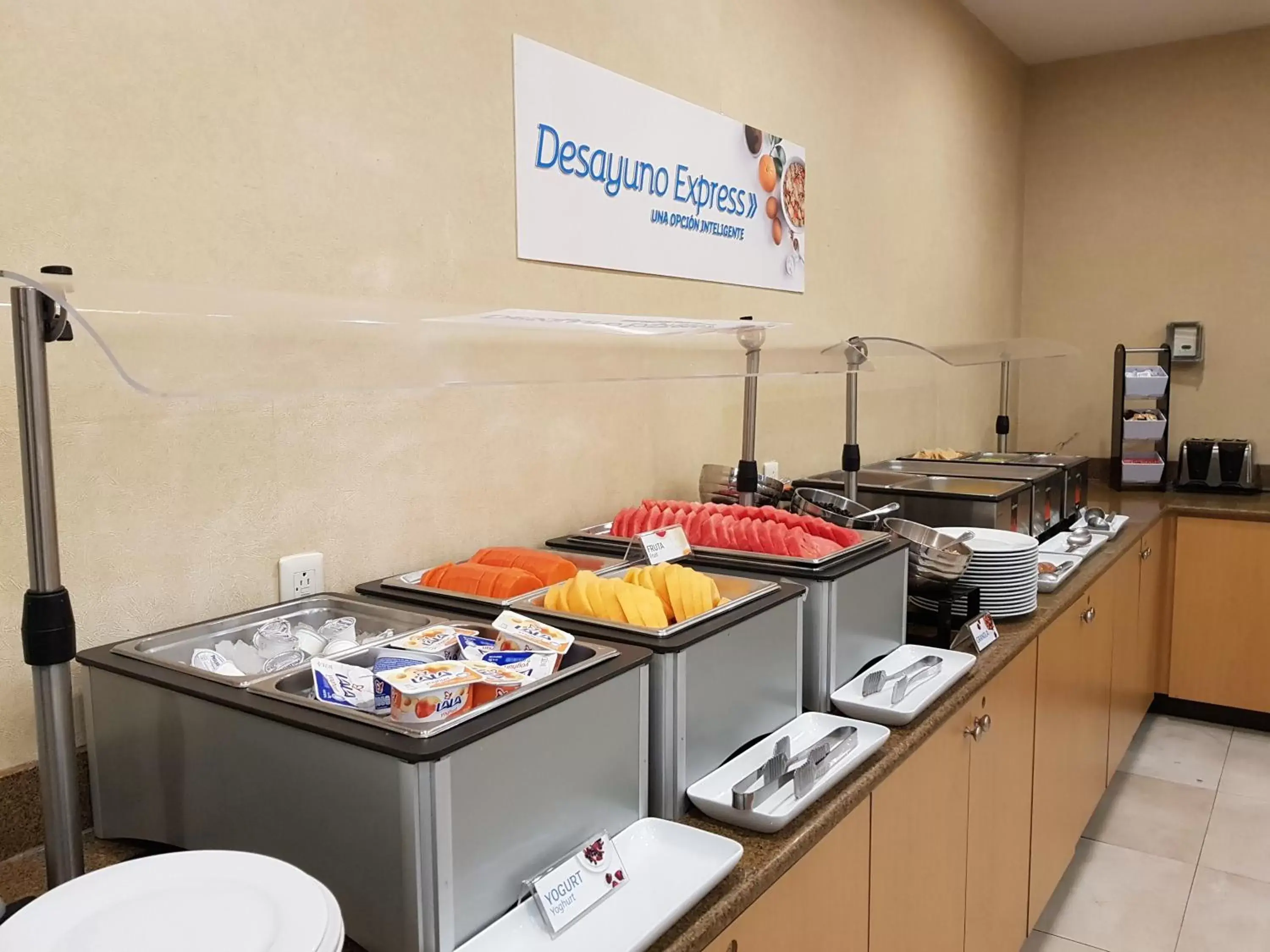 Breakfast in Holiday Inn Express Saltillo Zona Aeropuerto by IHG Breakfast in Holiday Inn Express Saltillo Zona Aeropuerto by IHG