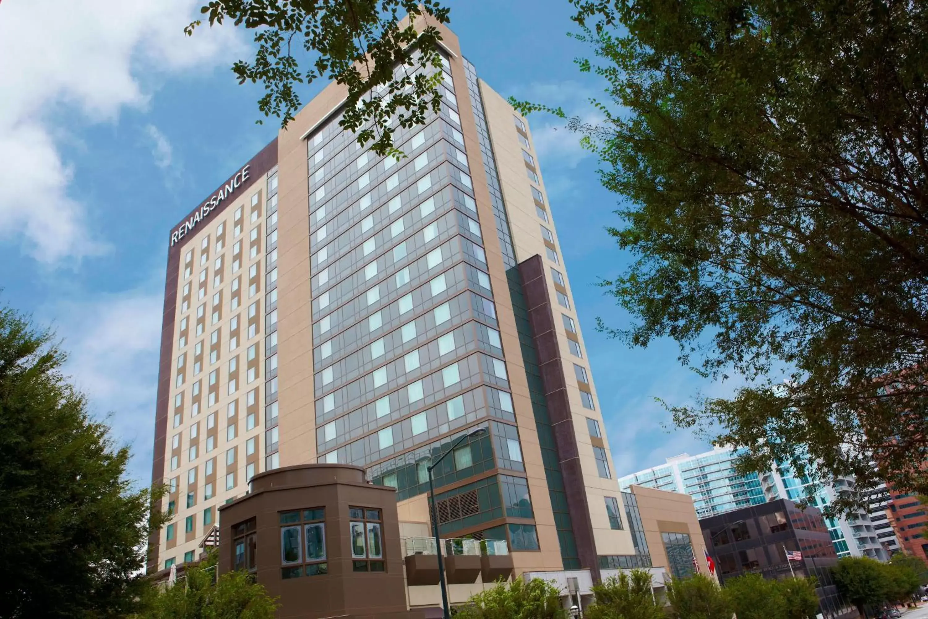 Property Building in Renaissance Atlanta Midtown Hotel