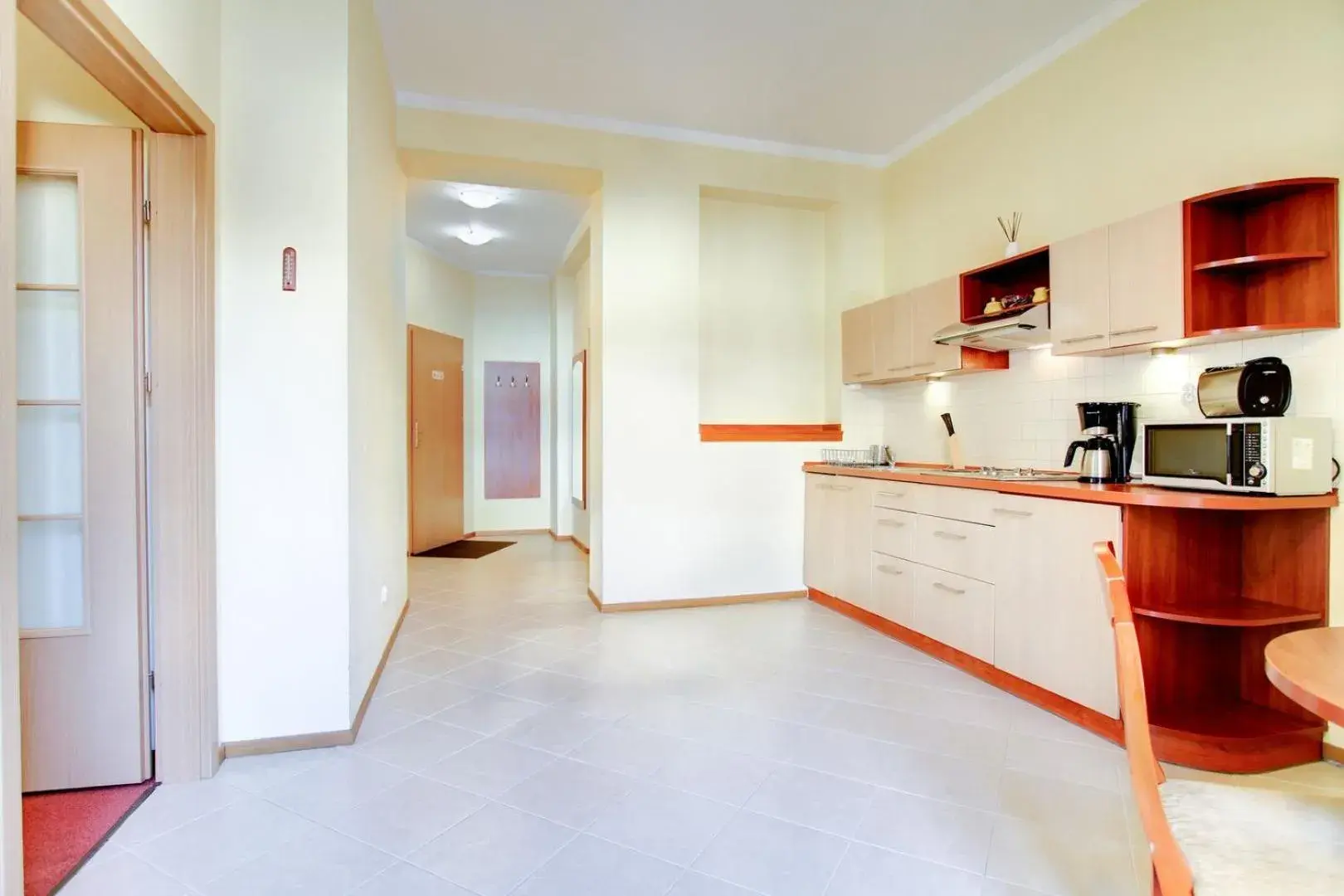 Kitchen/Kitchenette in P&J Tourist Apartments