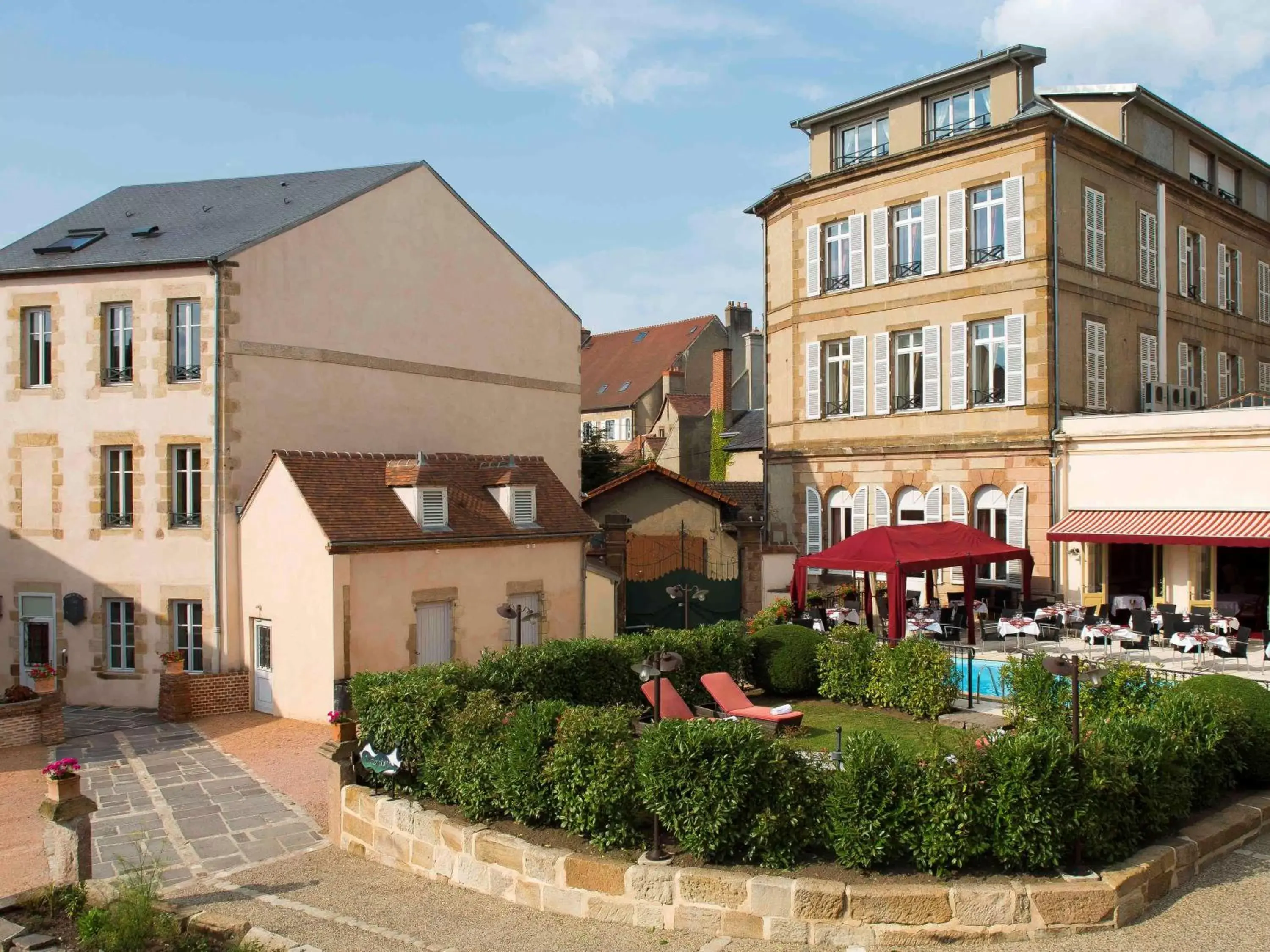 Property Building in Mercure Moulins Centre Hôtel de Paris