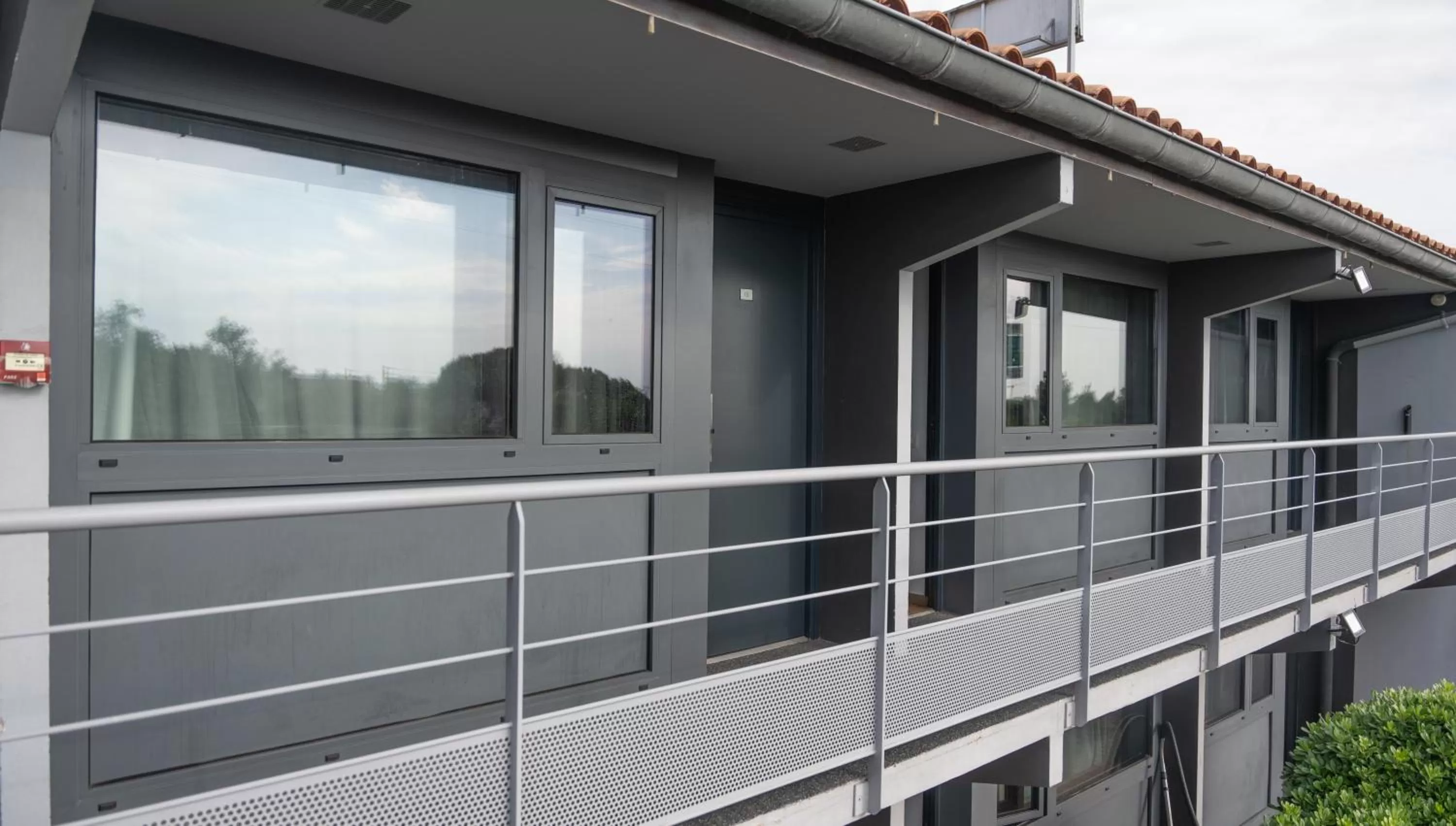 Property building in Hotel Inn Design La Rochelle