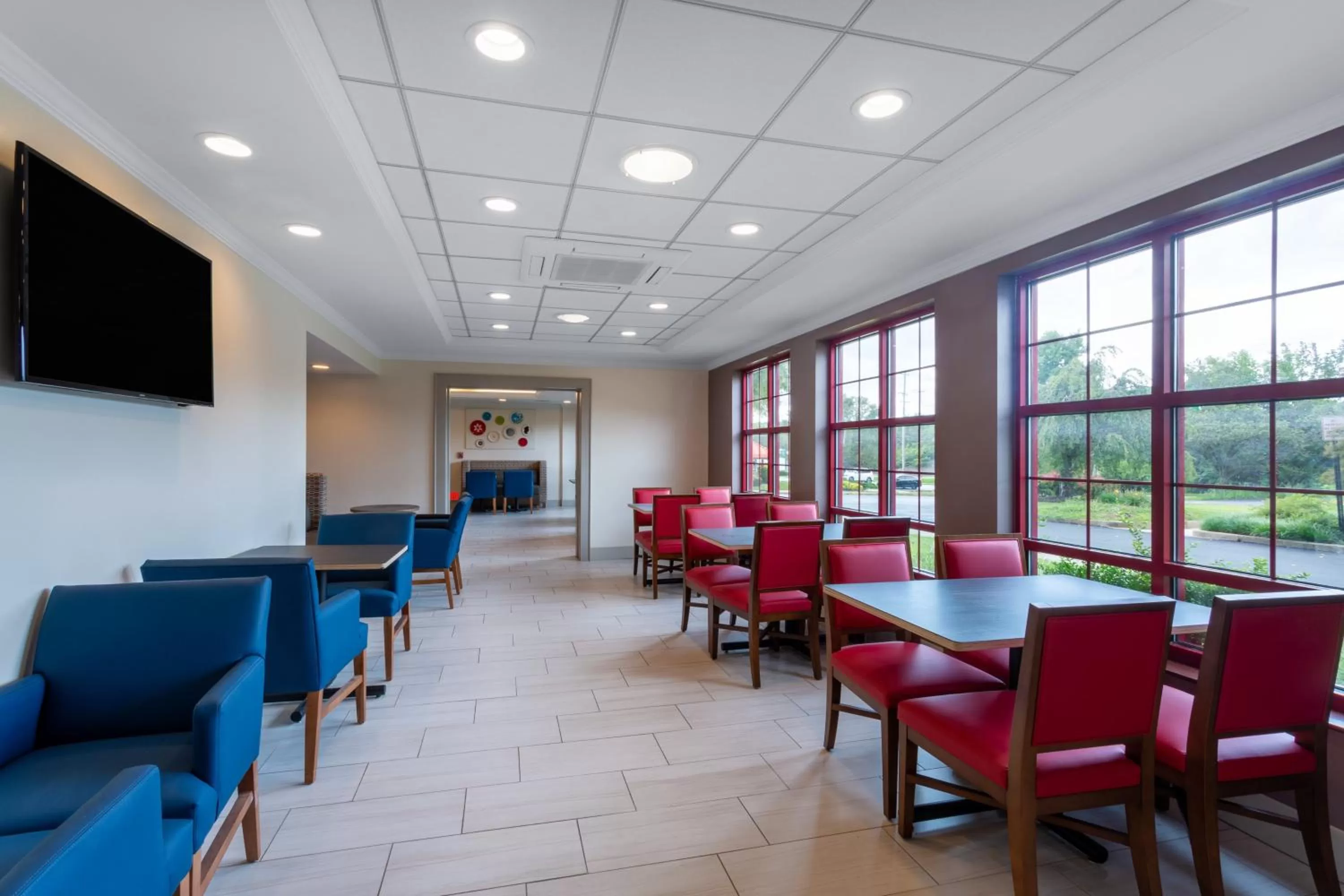 Breakfast in Holiday Inn Express Hotel & Suites Philadelphia - King of Prussia by IHG