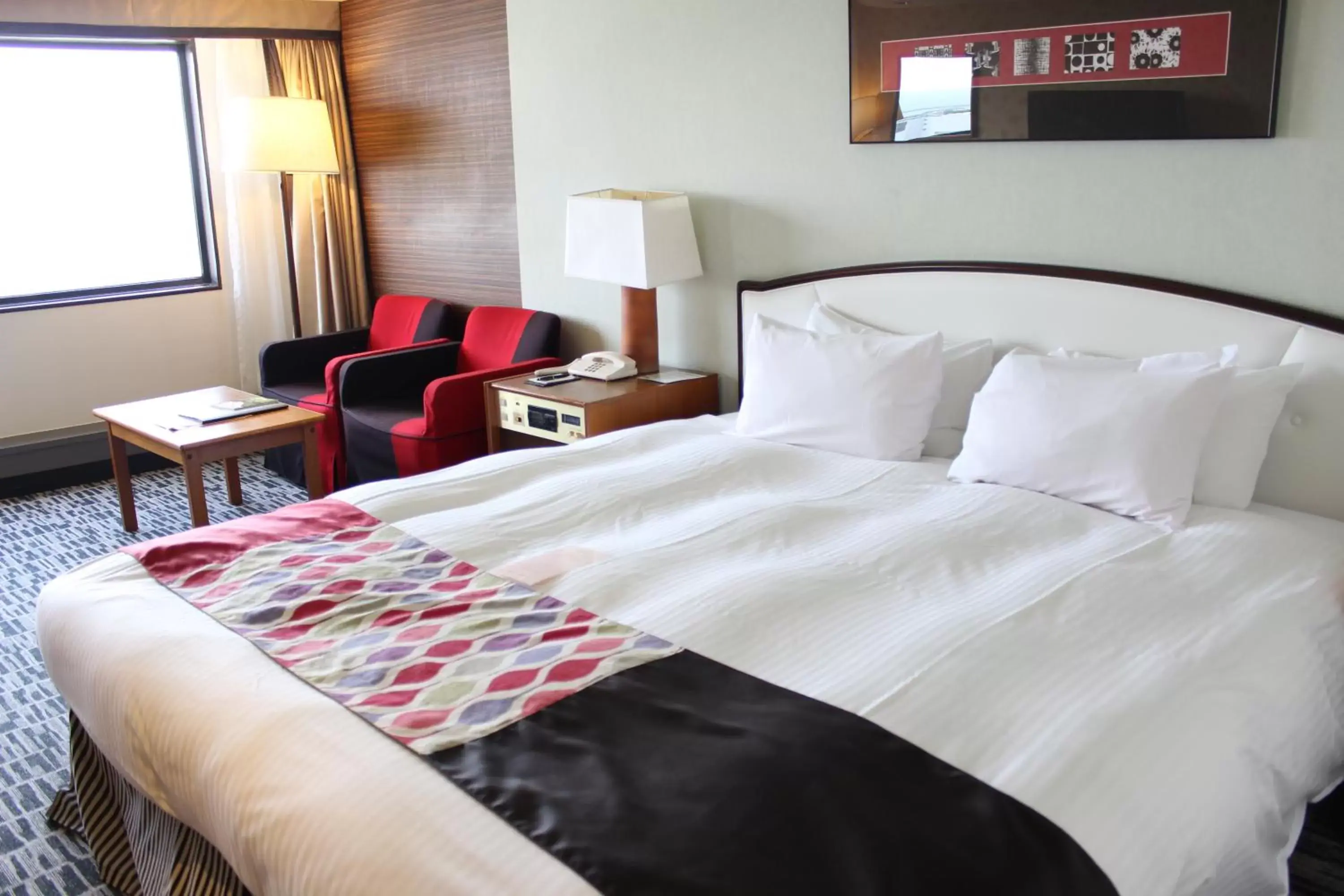 Bed in Kobe Portopia Hotel