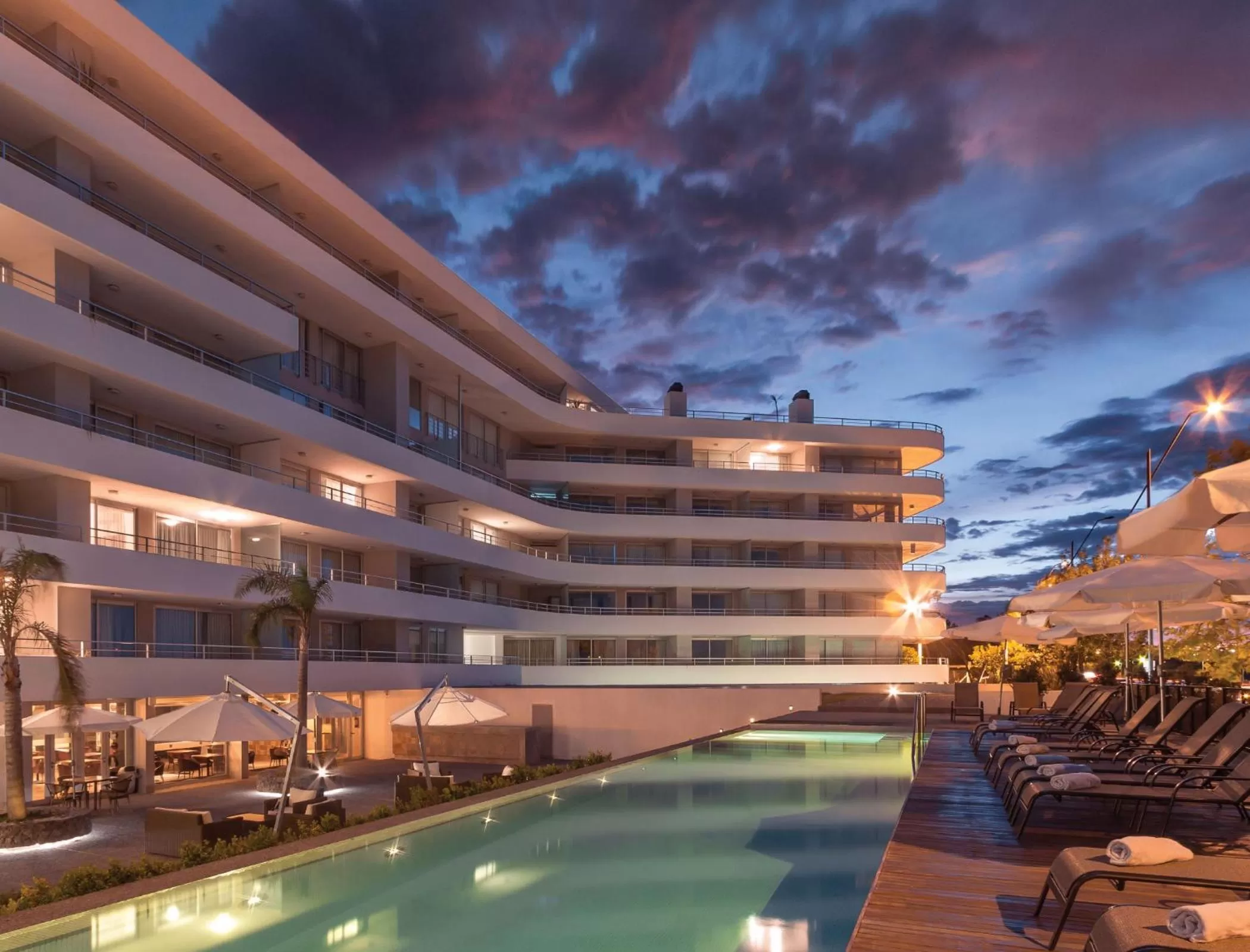 Facade/entrance in Dazzler by Wyndham Colonia