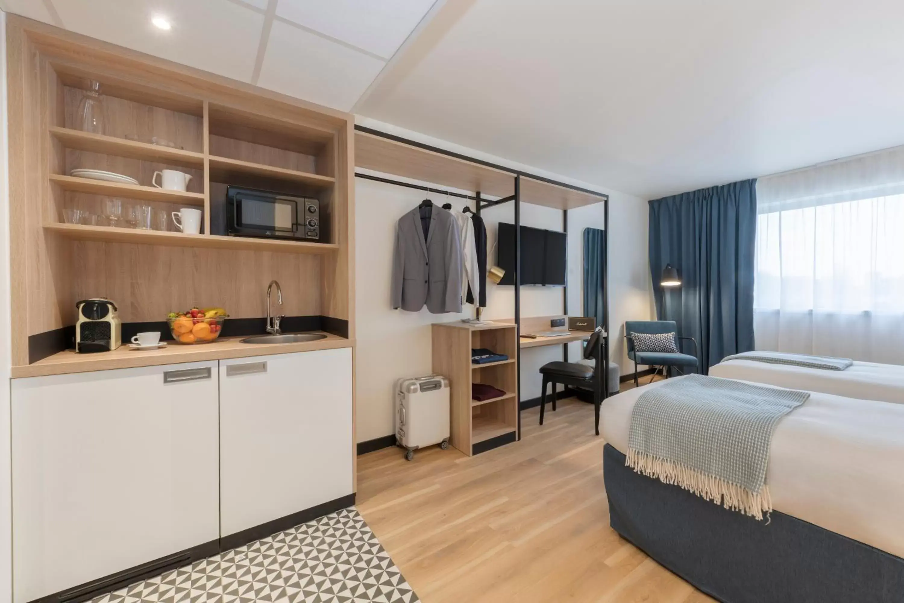 Kitchen or kitchenette, Bed in Tulip Residences Joinville-Le-Pont Kitchen or kitchenette, Bed in Tulip Residences Joinville-Le-Pont
