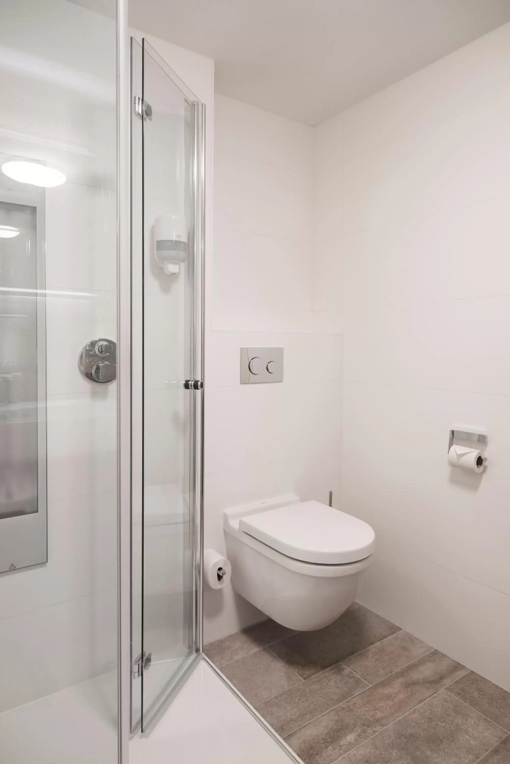 Shower, Bathroom in Hotel de Hoeve van Nunspeet