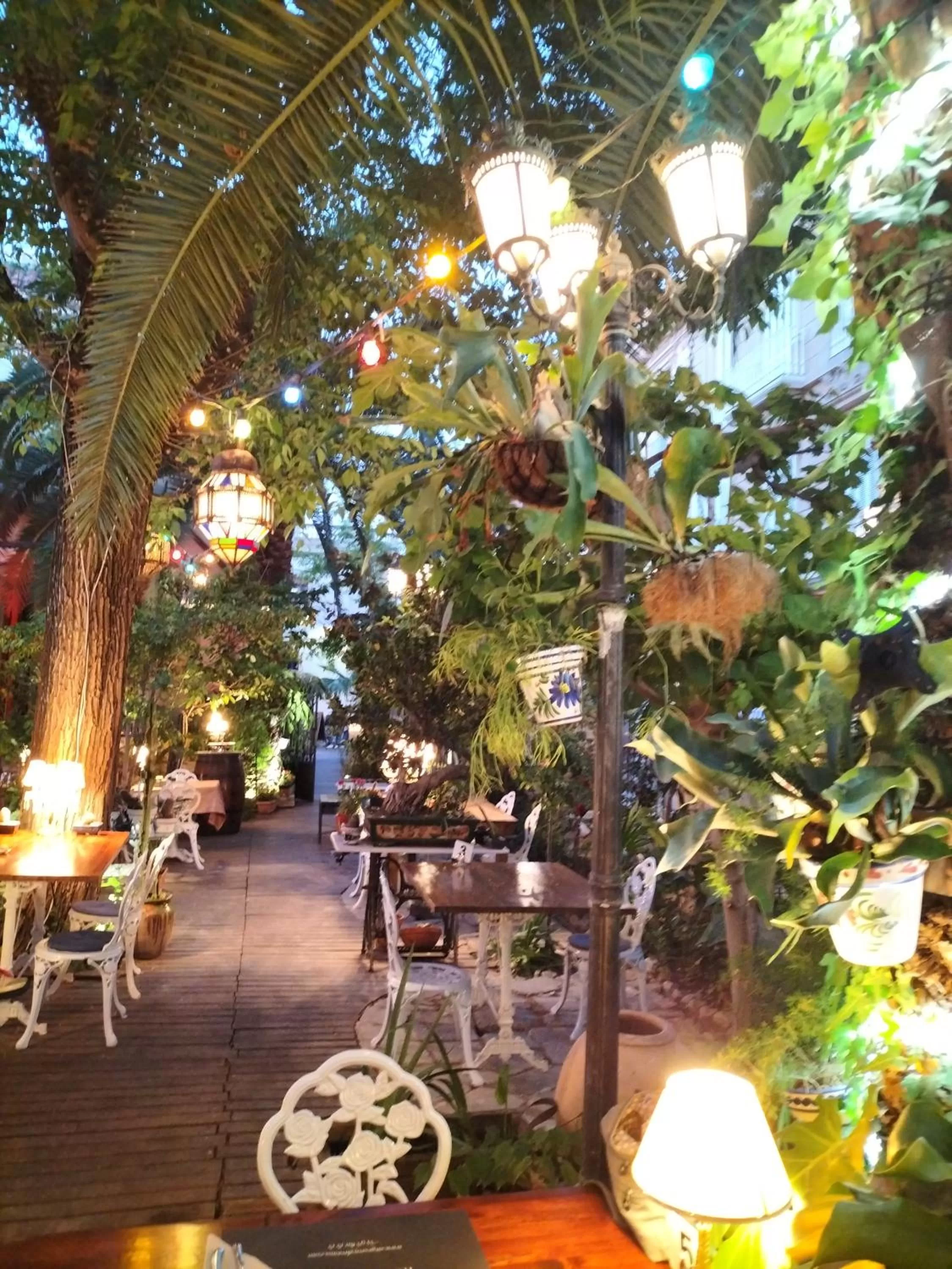 Restaurant/places to eat in Sitges Royal Rooms