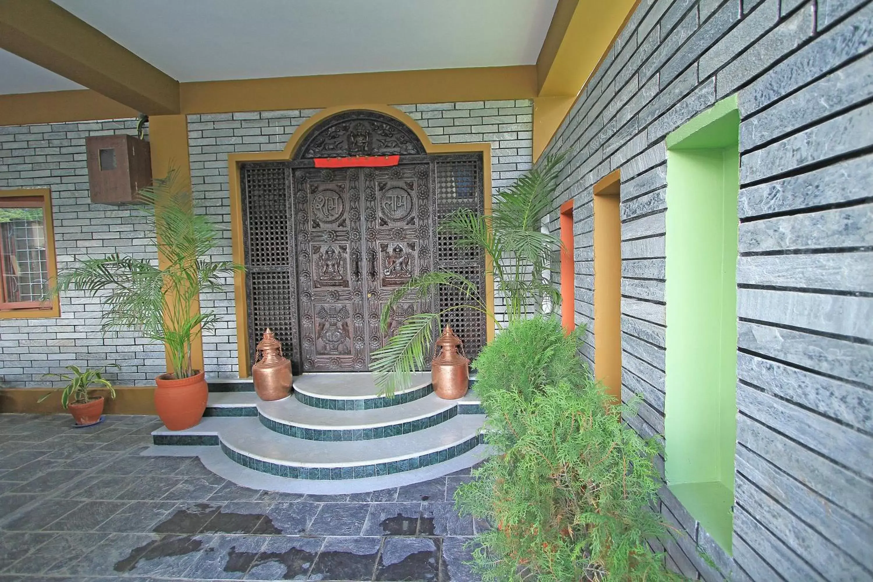 Facade/entrance in Hotel Crystal Palace Facade/entrance in Hotel Crystal Palace