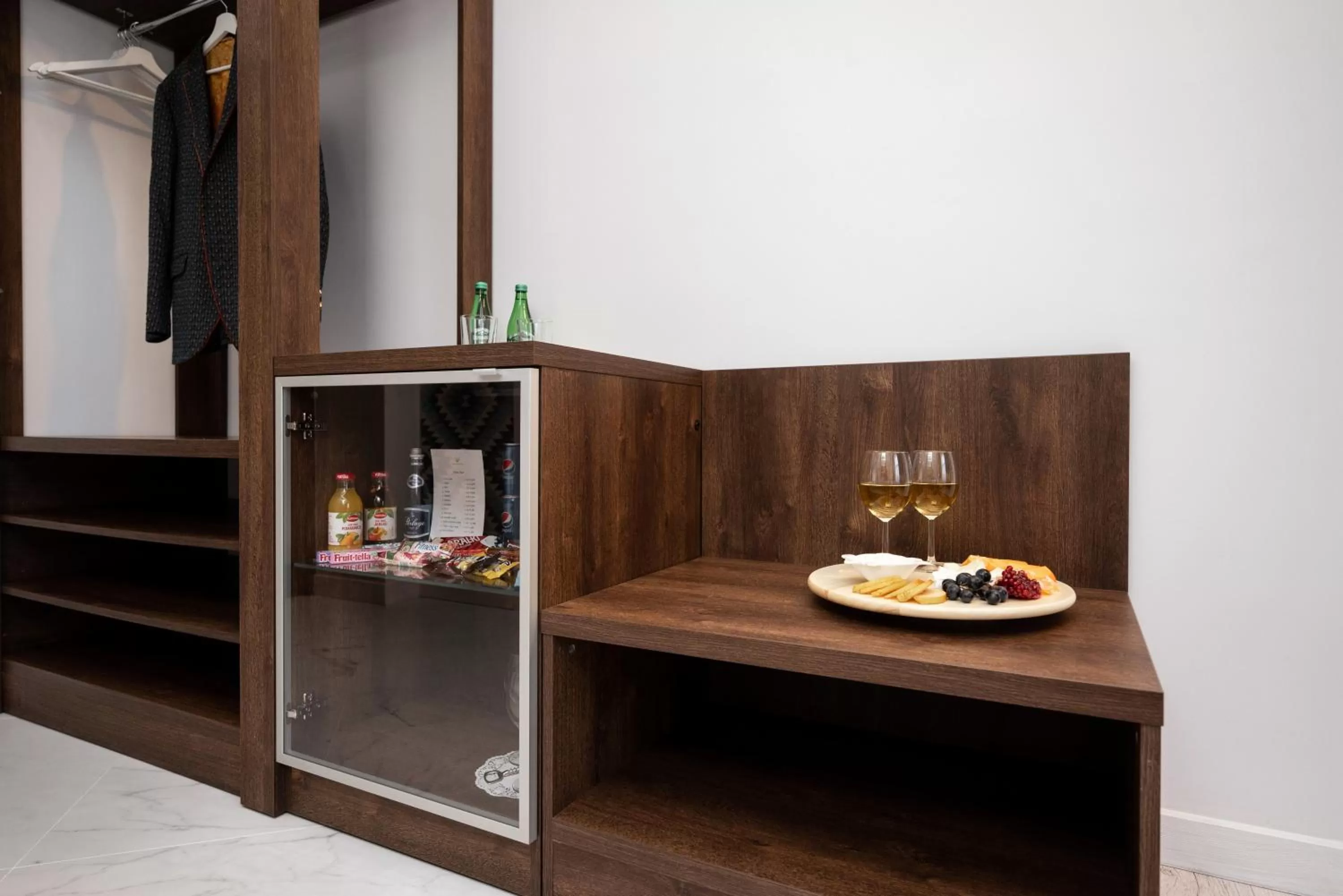 Drinks in Hive Family House