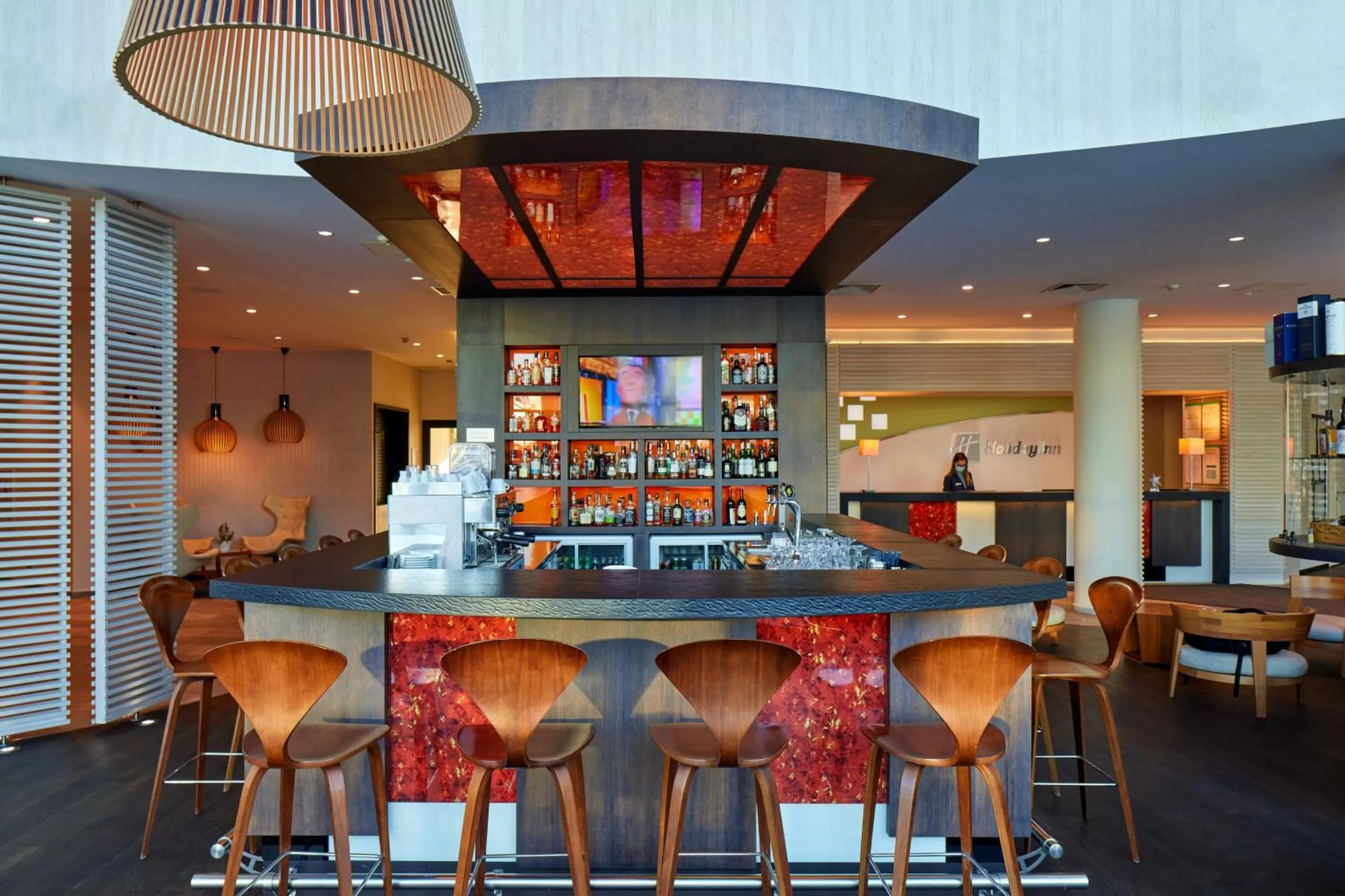 Lounge or bar in Holiday Inn Vilnius by IHG
