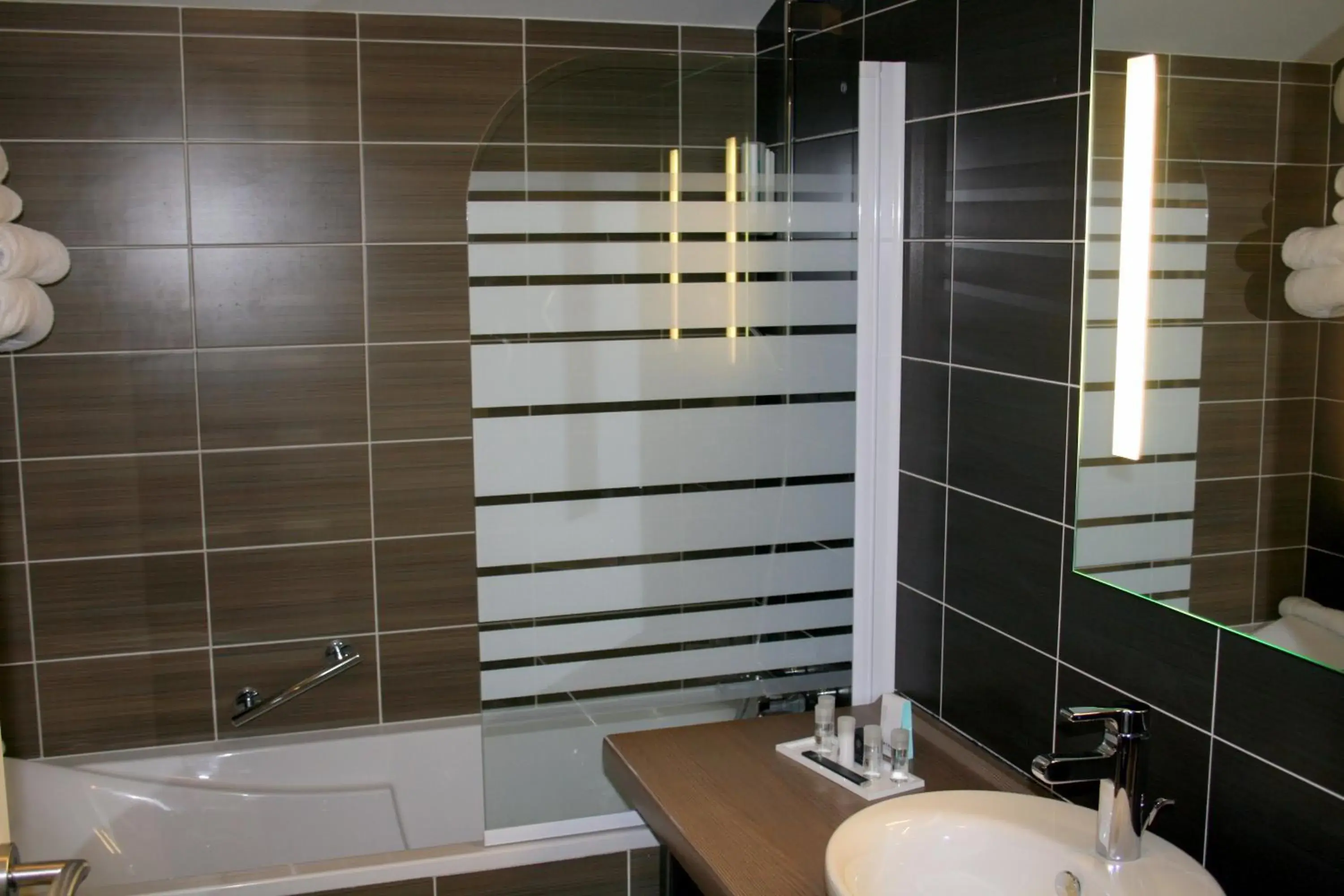 Bathroom in Thalasso Concarneau Spa Marin Resort Bathroom in Thalasso Concarneau Spa Marin Resort