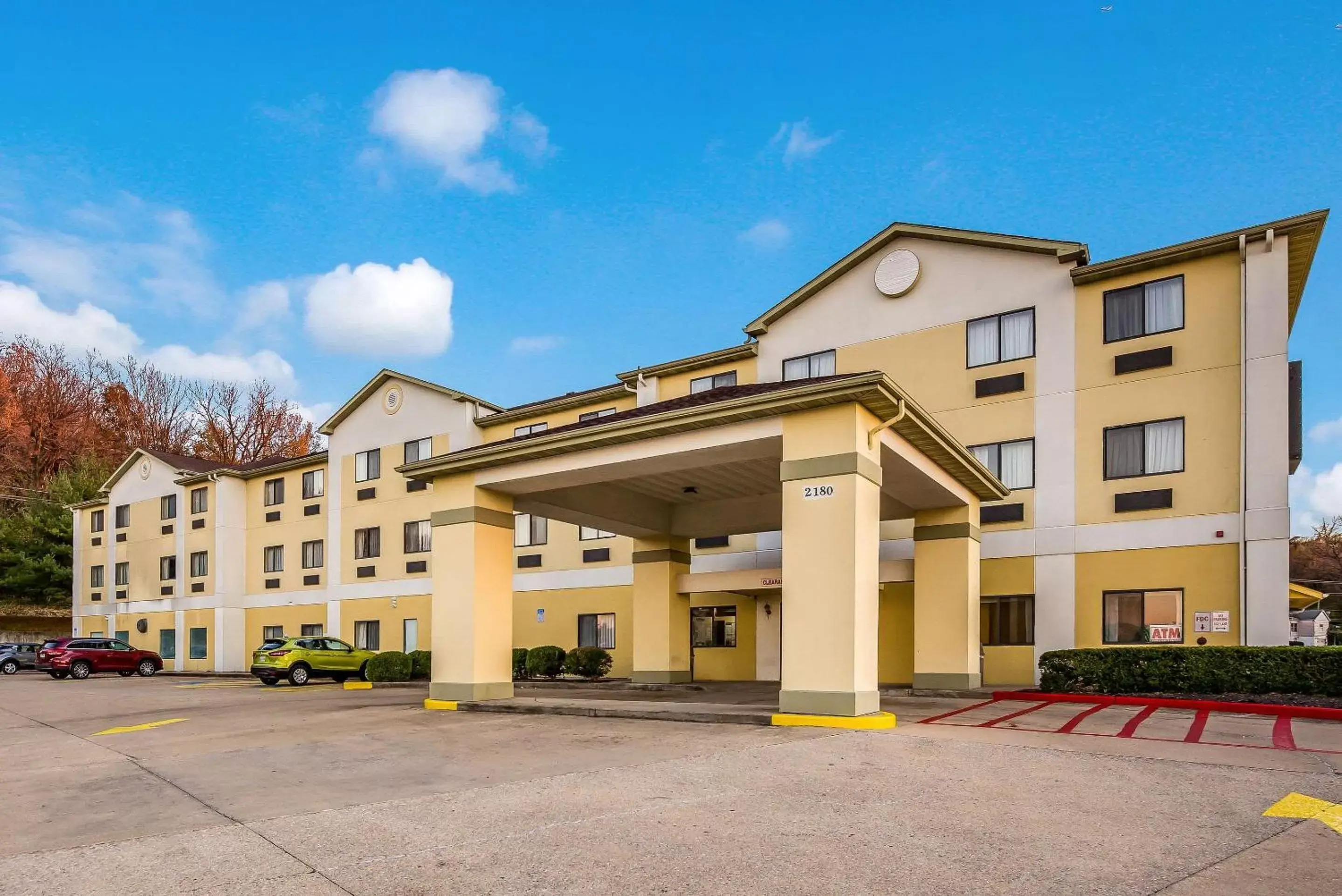 Property Building in Quality Inn & Suites Caseyville - St. Louis
