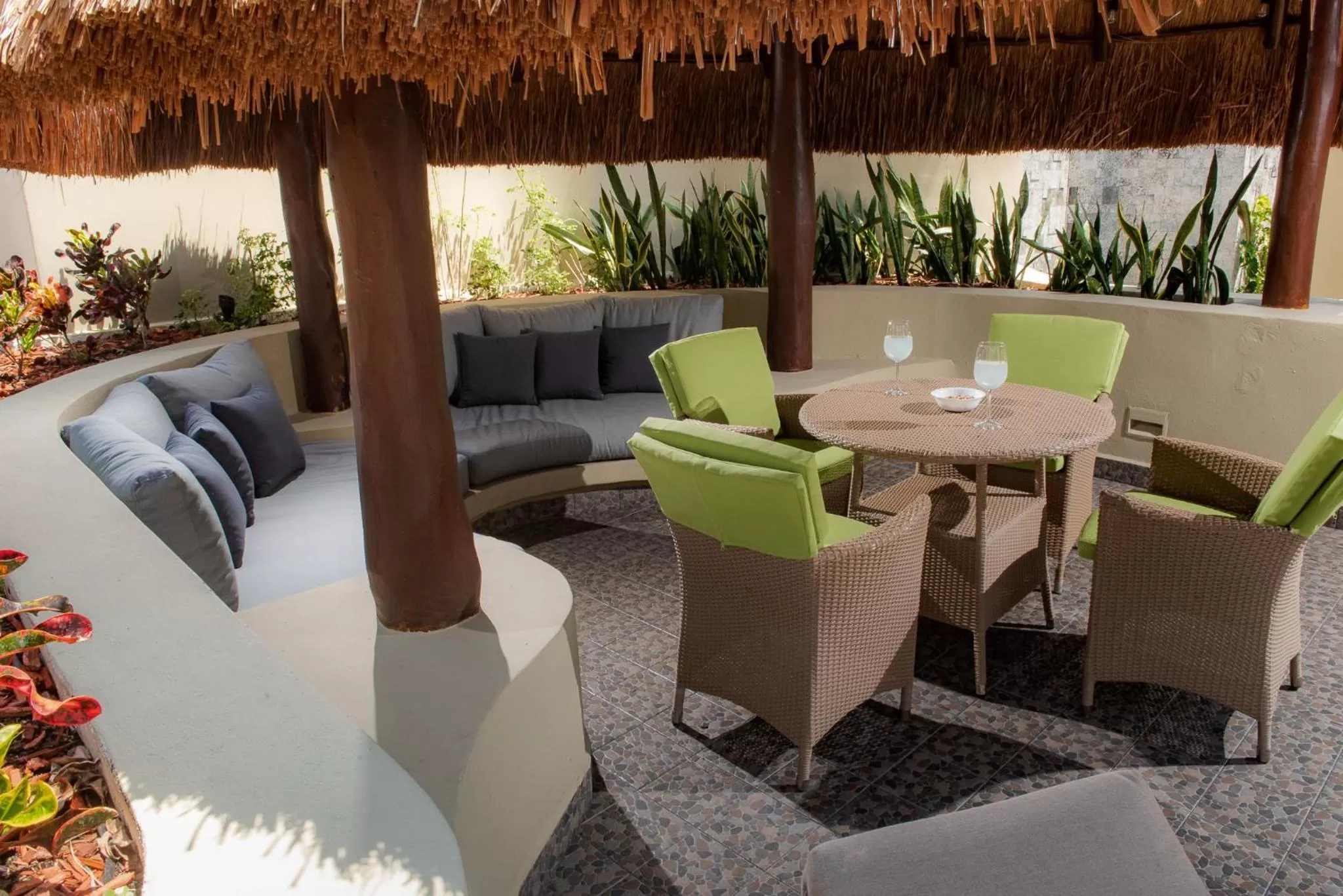 Balcony/Terrace in Maya Villa Condo Hotel and Beachclub