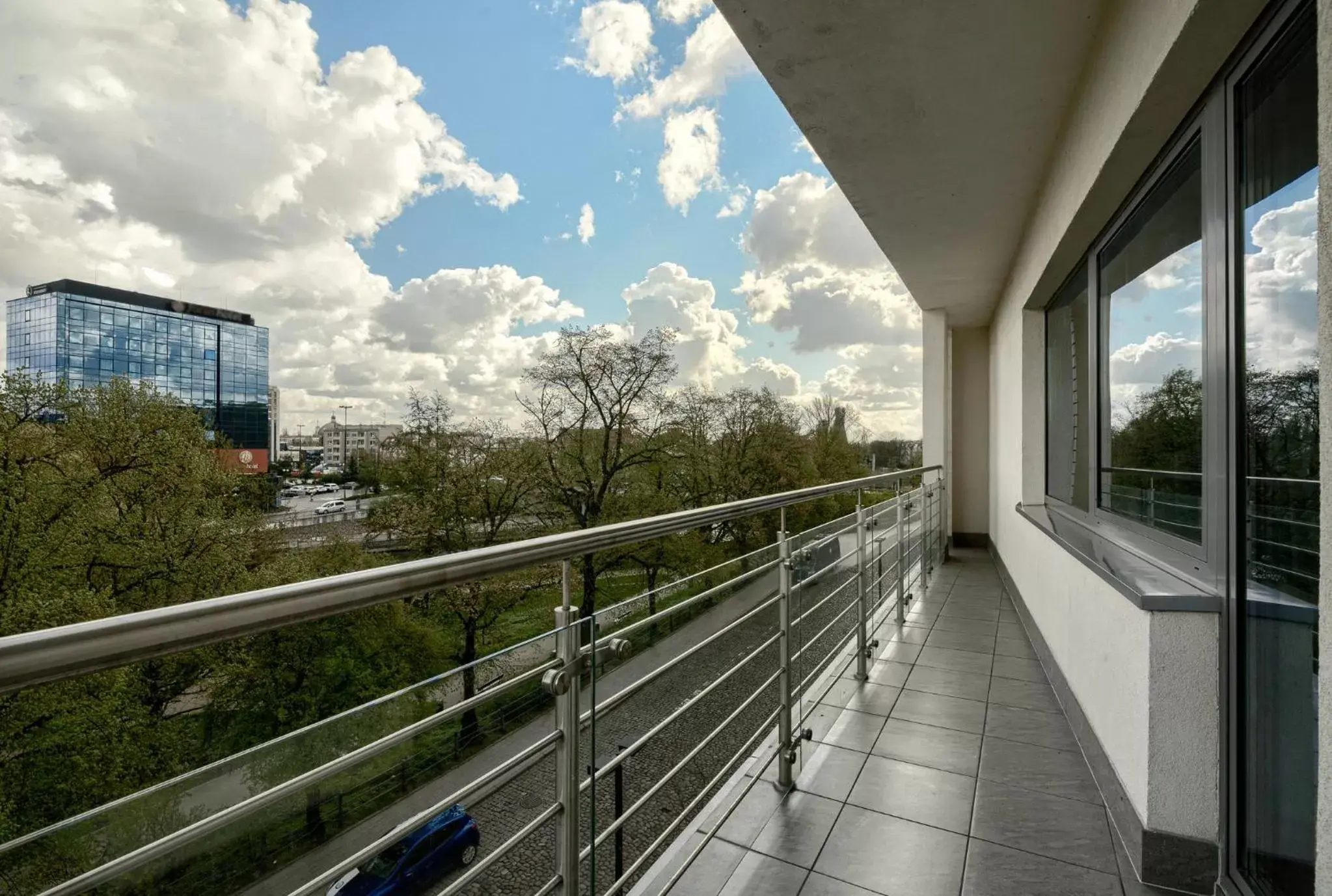 Bedroom, Balcony/Terrace in Holiday Inn Bydgoszcz, an IHG Hotel