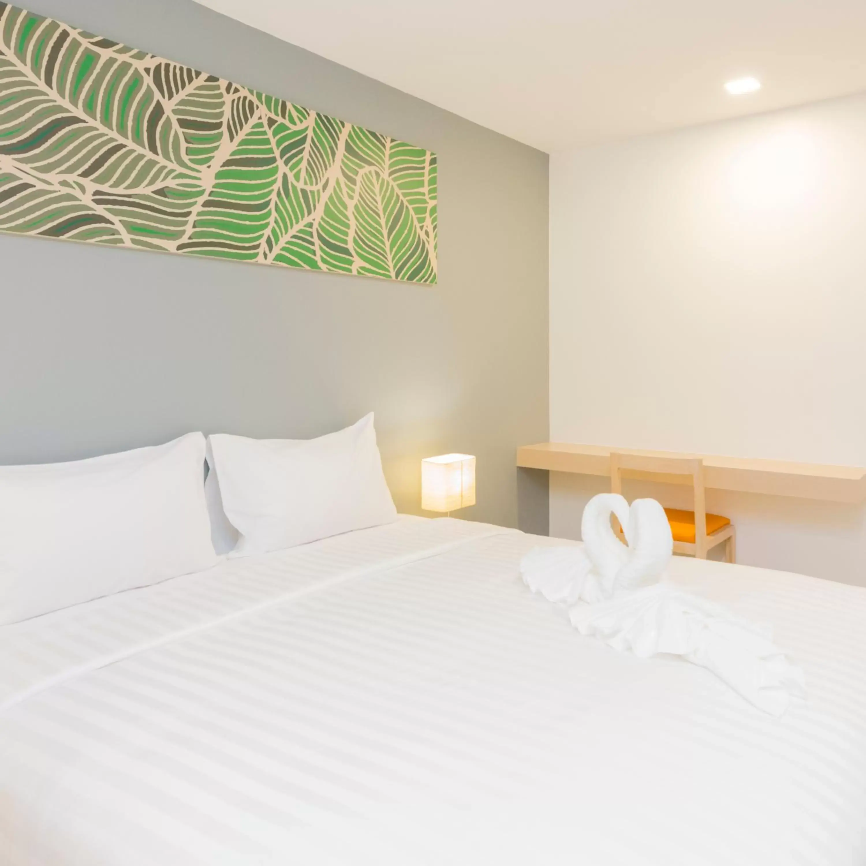 Property building, Bed in Trat City Hotel
