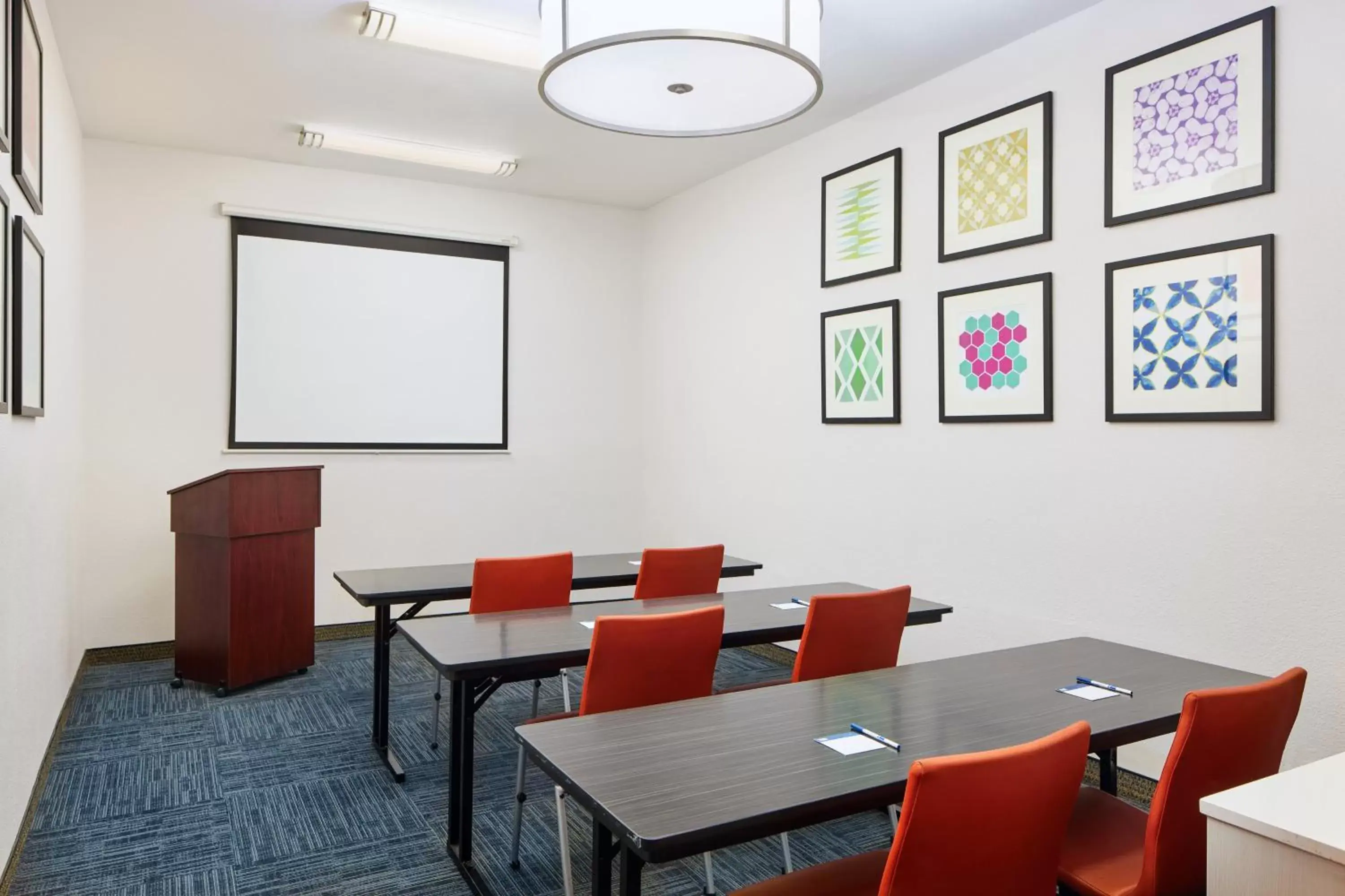 Meeting/conference room in Holiday Inn Express & Suites Bonifay, an IHG Hotel