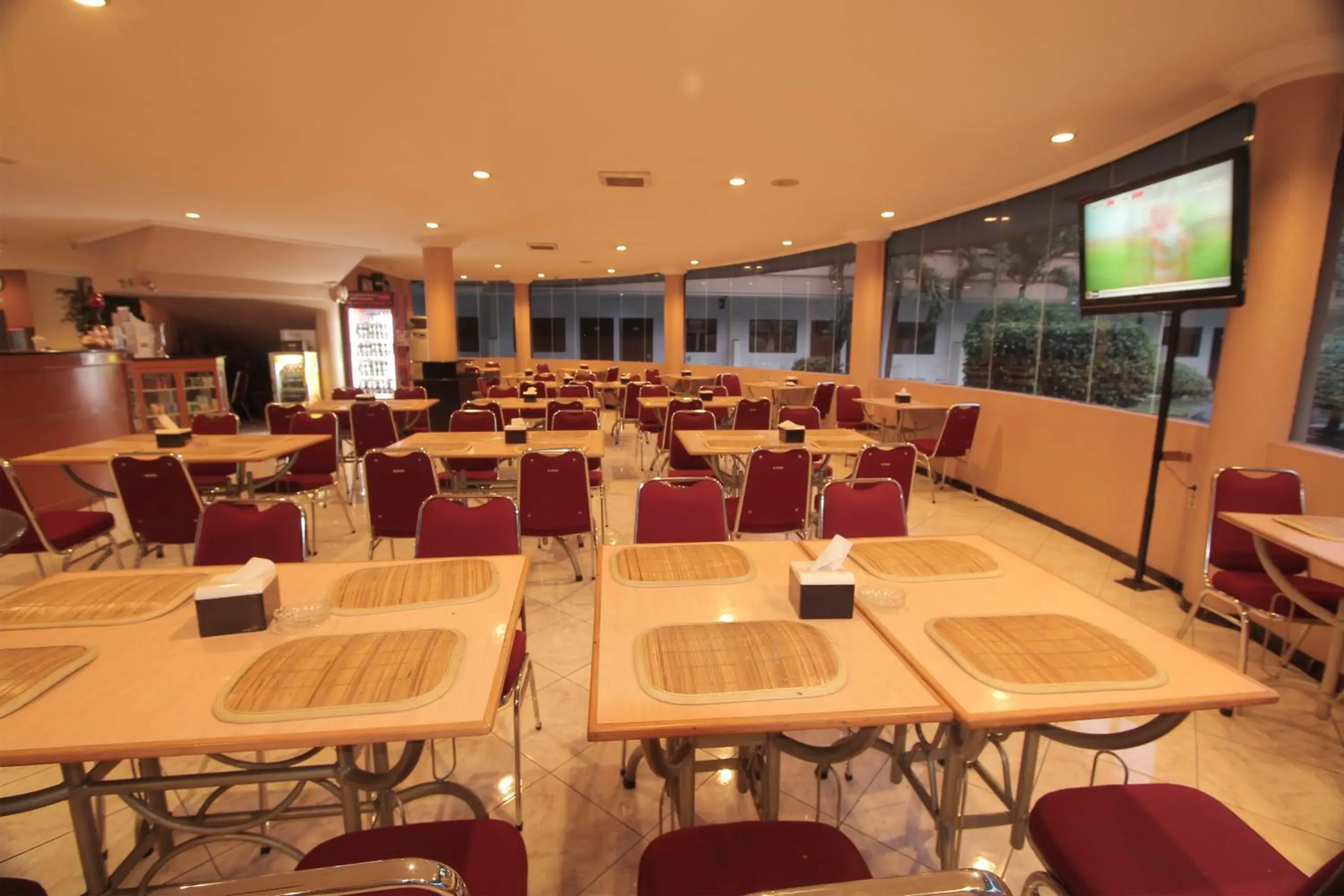 Restaurant/places to eat in Hotel Sinar 2 Restaurant/places to eat in Hotel Sinar 2