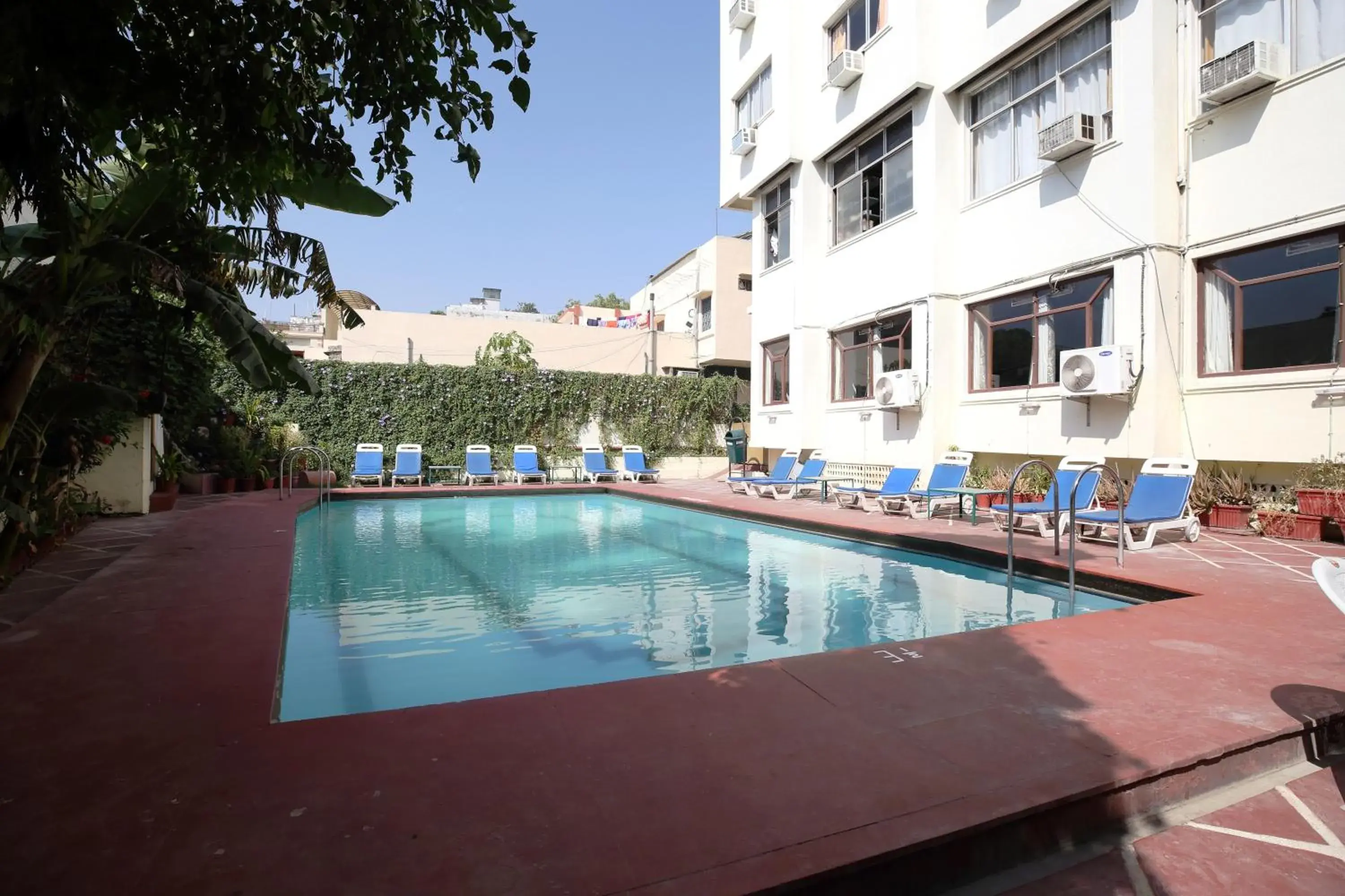 Pool view, Swimming Pool in Hotel Vishnupriya