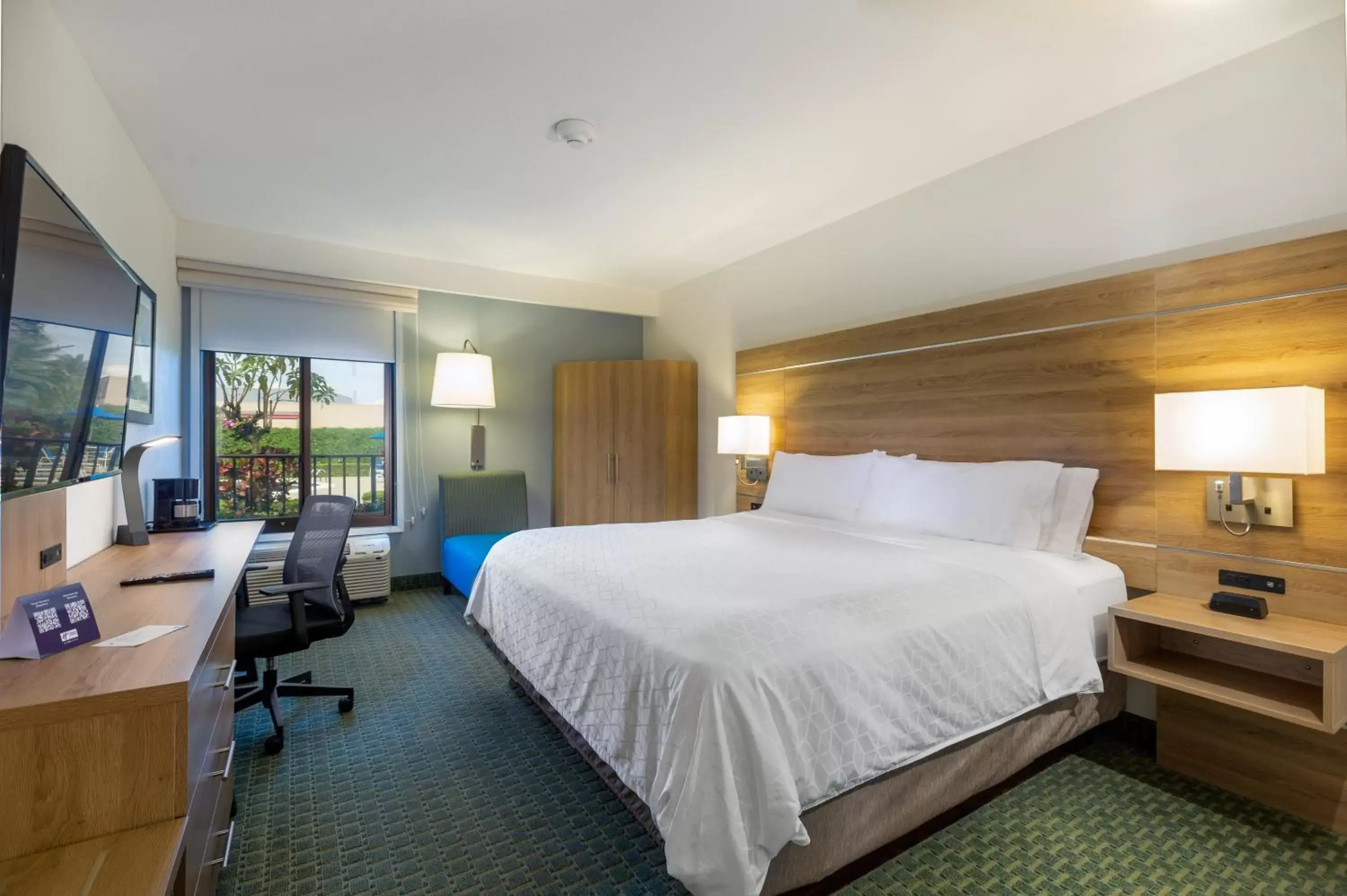 Photo of the whole room in Holiday Inn Express San Jose Airport, an IHG Hotel