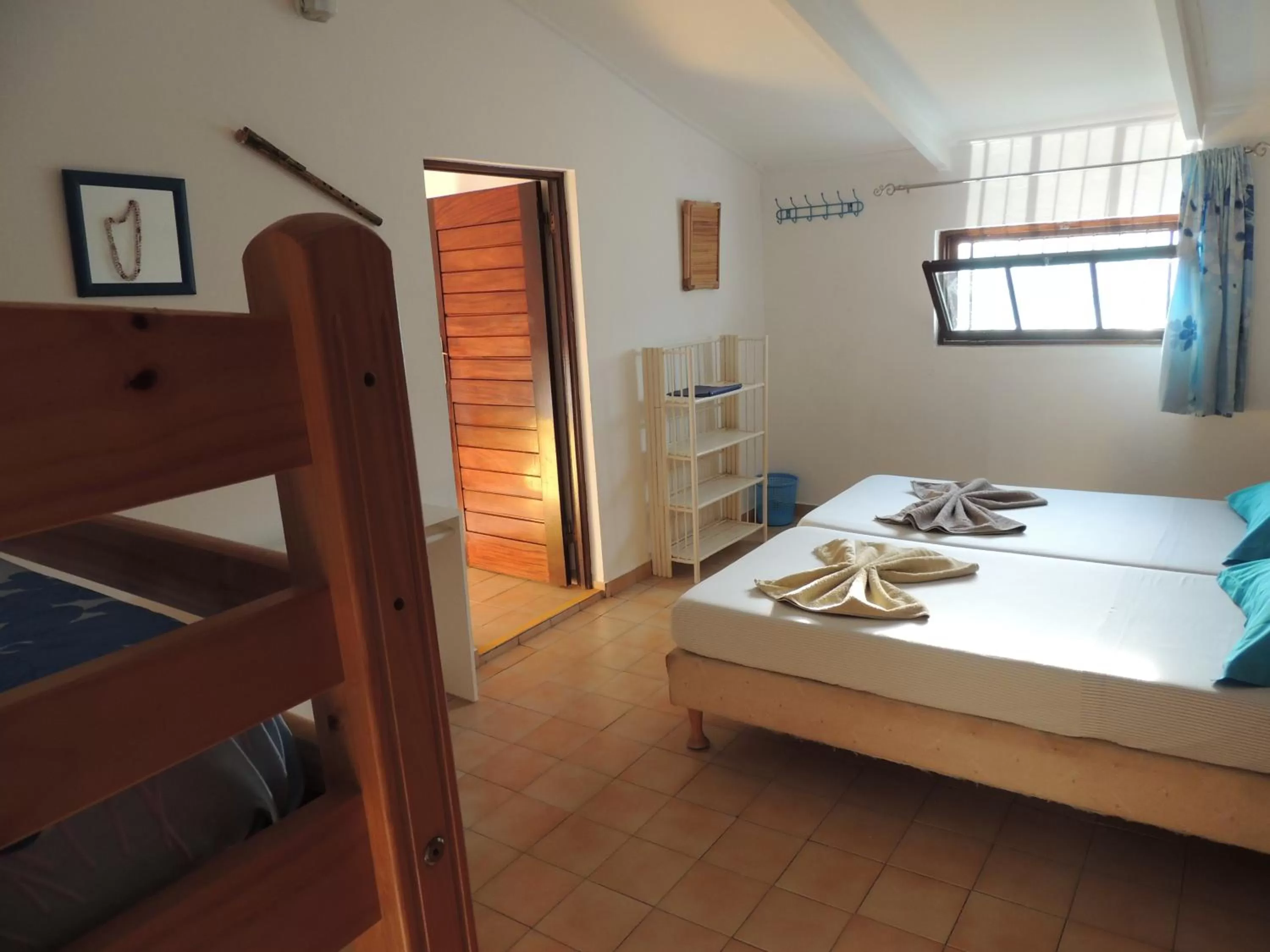 Classic Quadruple Room - single occupancy in O Jardim do Vinho, AC