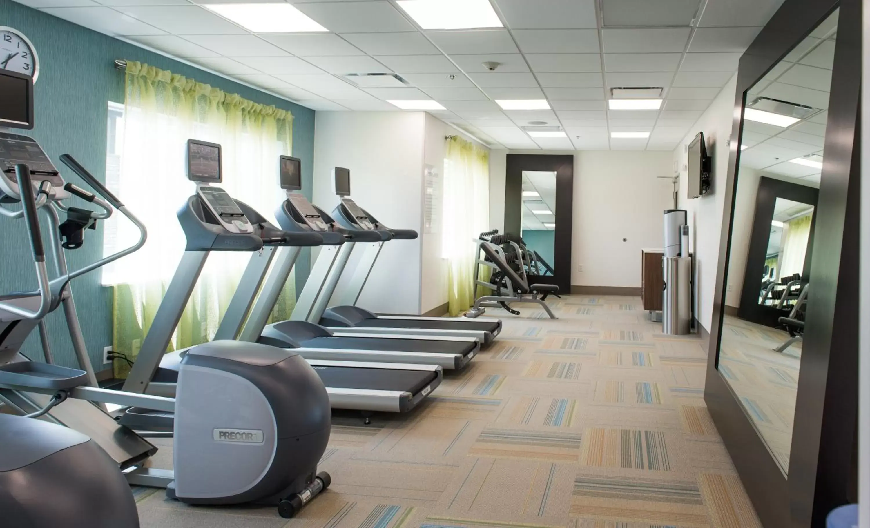Spa and wellness centre/facilities, Fitness Center/Facilities in Holiday Inn Express & Suites Rock Falls, an IHG Hotel
