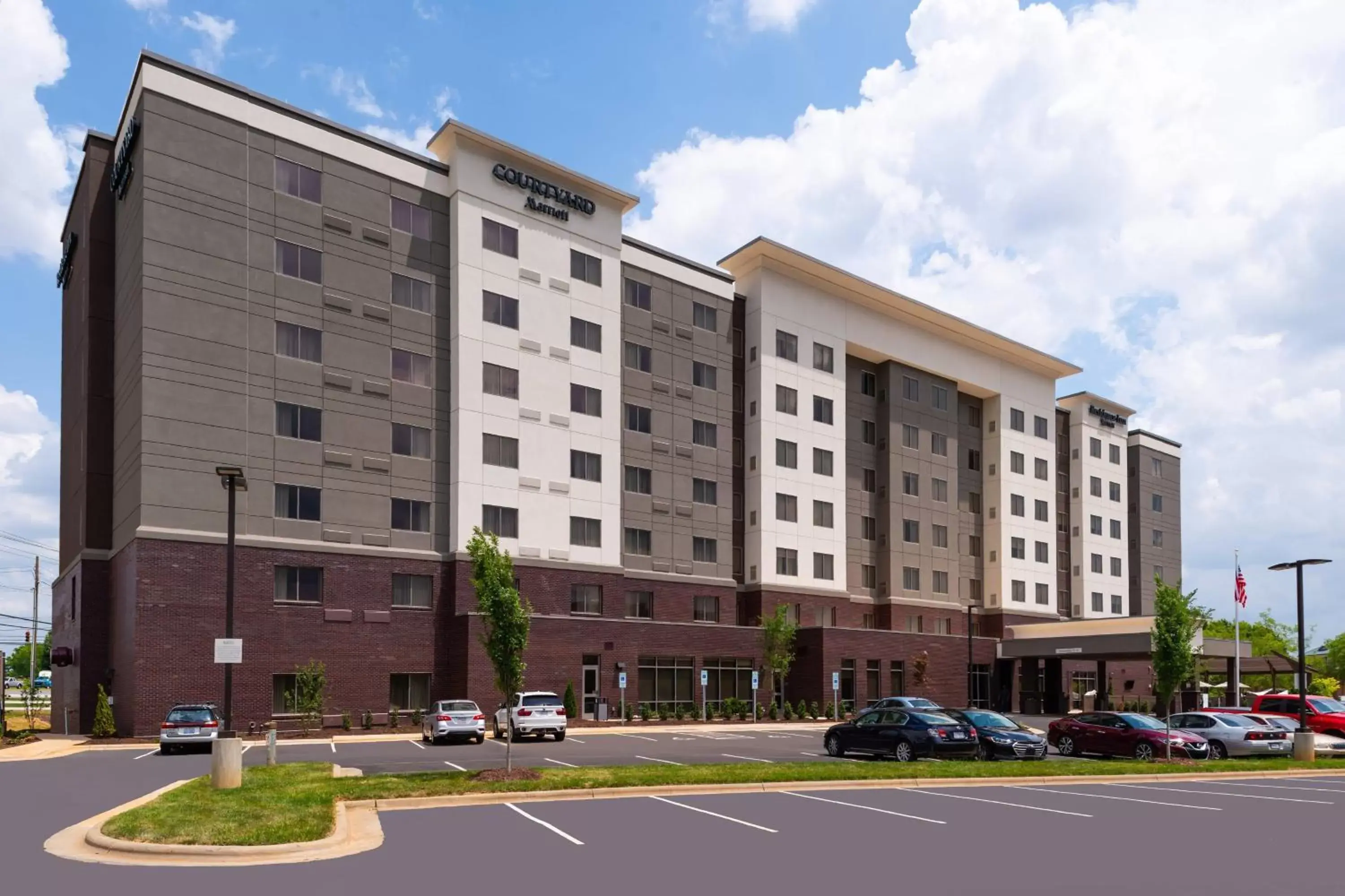 Property Building in Courtyard by Marriott Charlotte Northlake