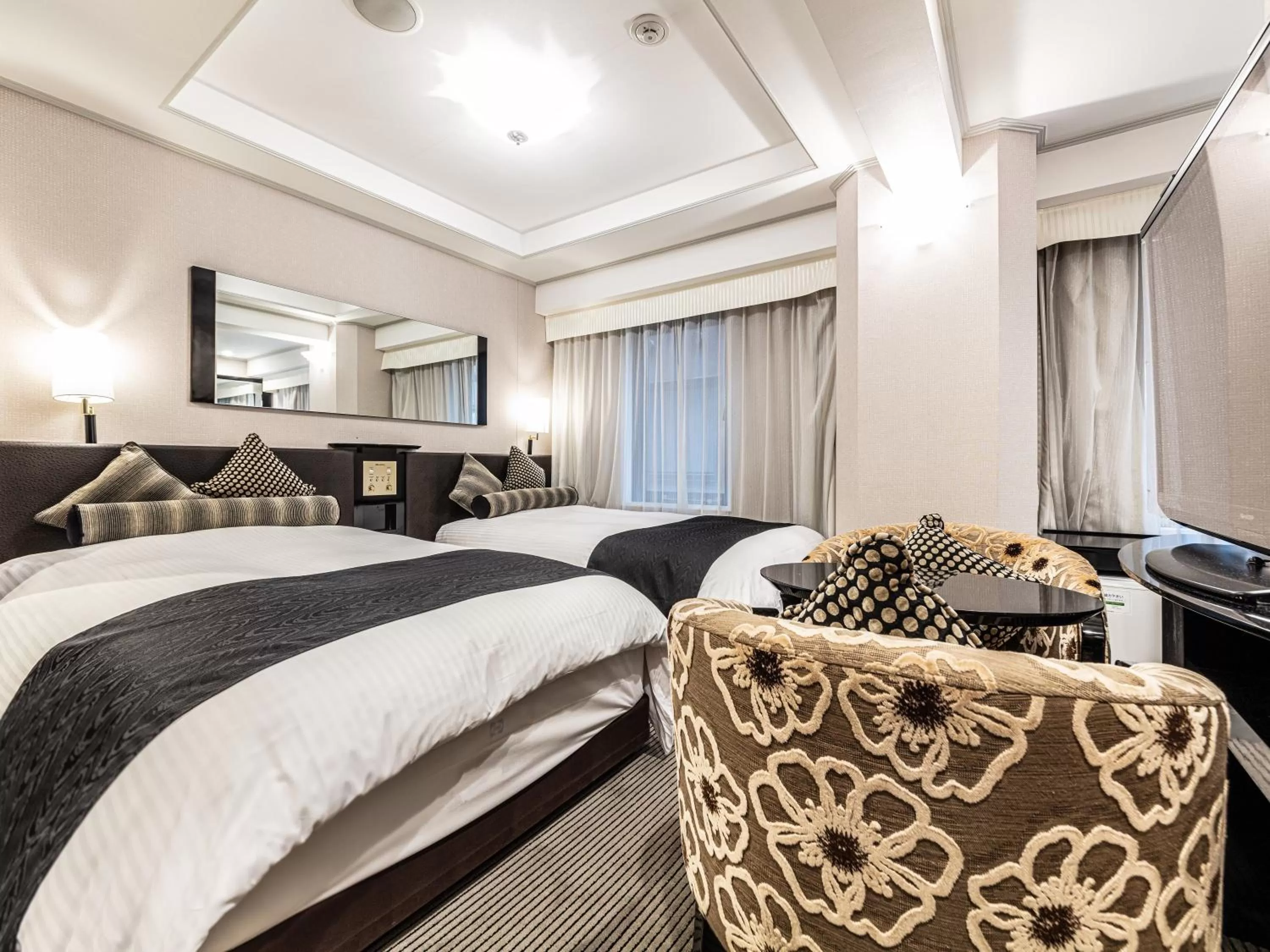 Photo of the whole room, Bed in APA Hotel Roppongi SIX