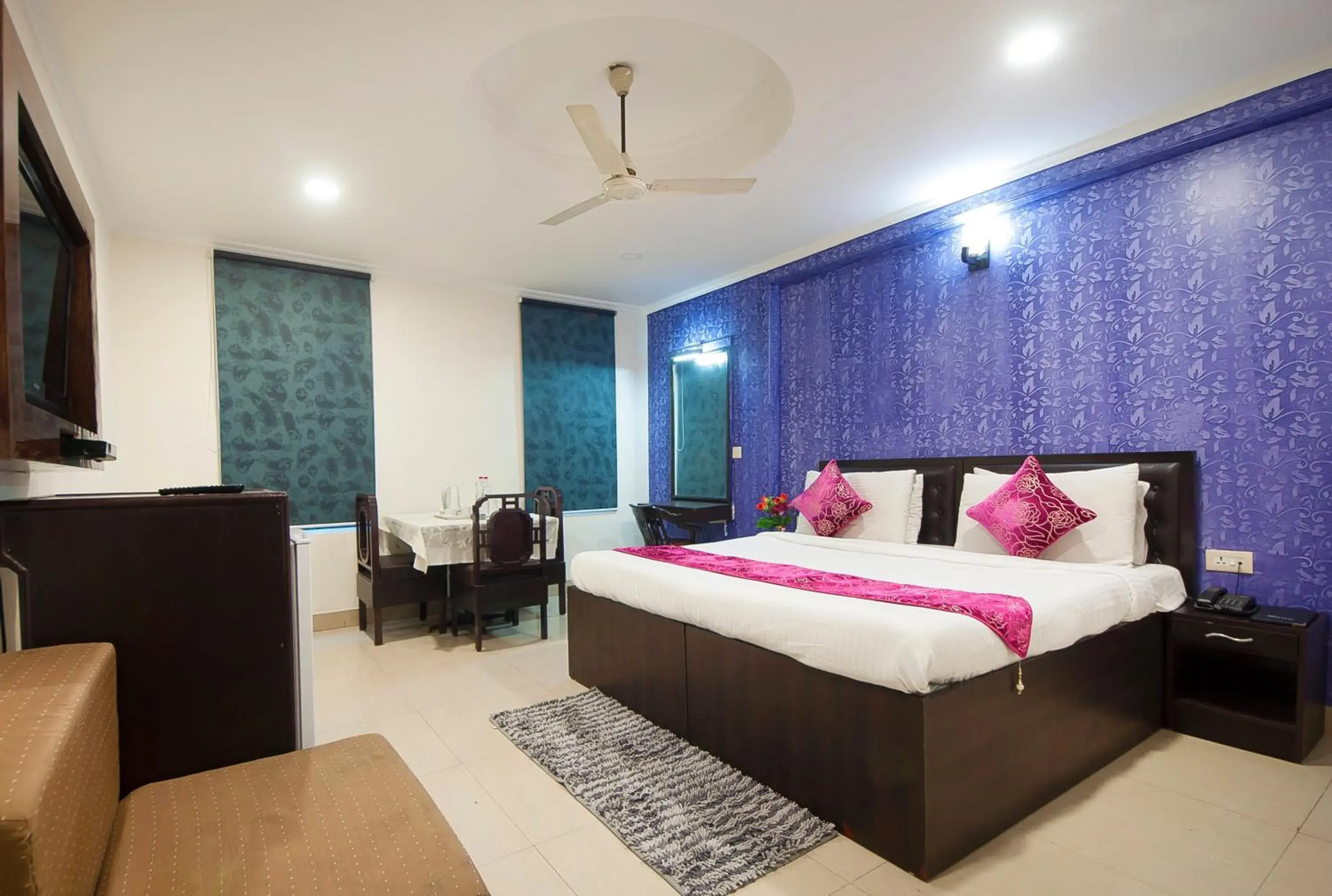 Bedroom, Bed in Hotel Dakha International