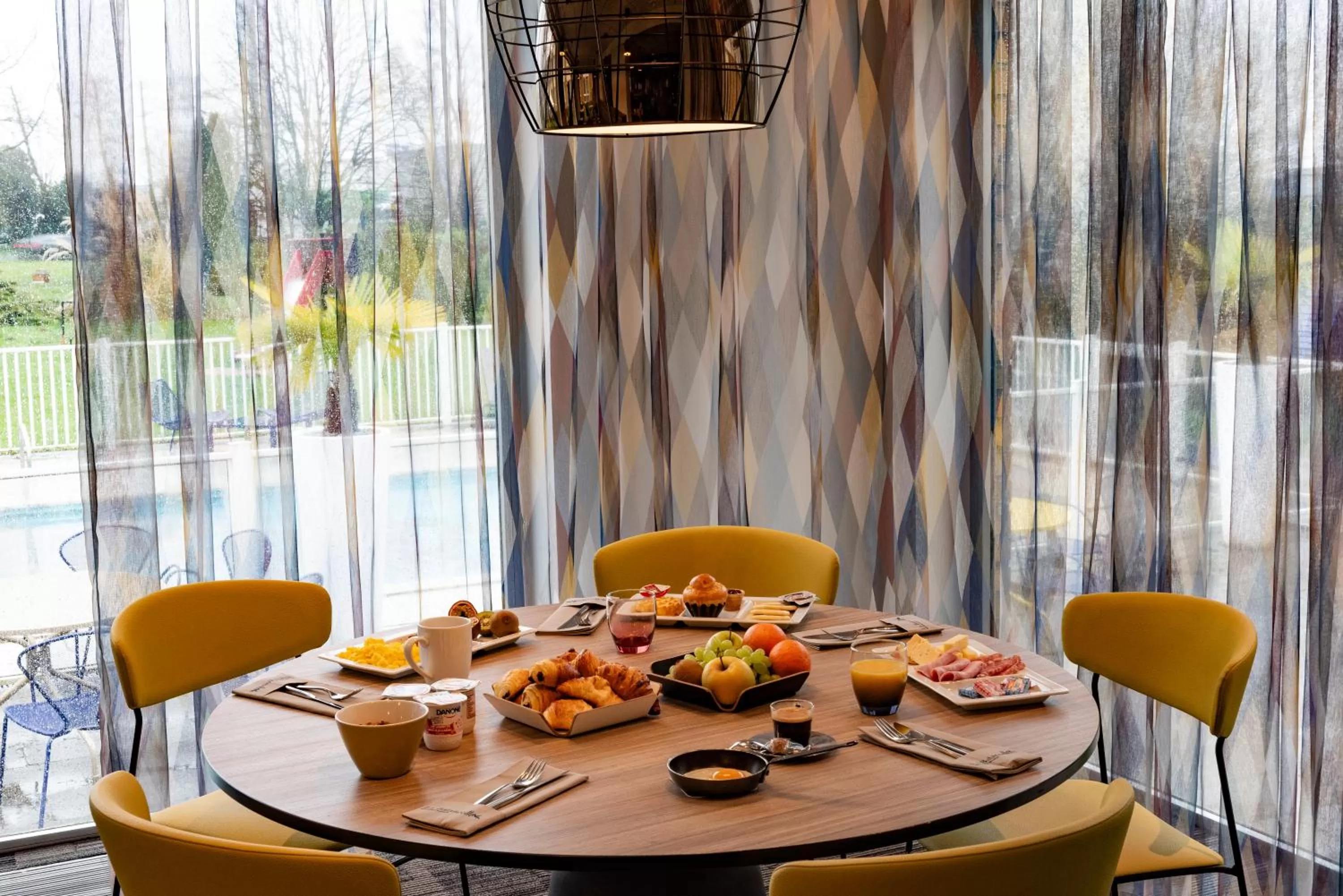 Breakfast in Hôtel Novotel Valenciennes