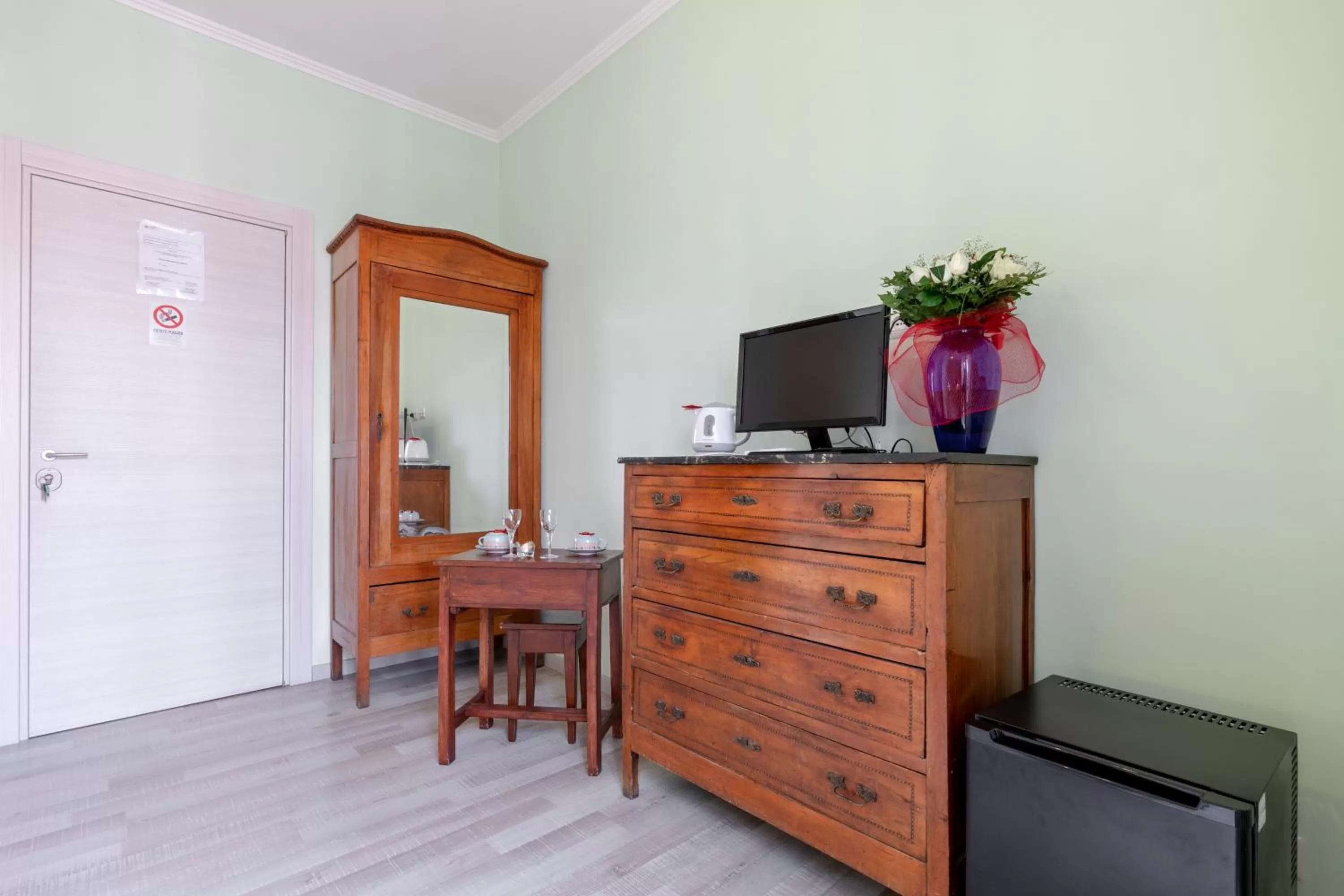 Photo of the whole room in A Roman Tale B&B