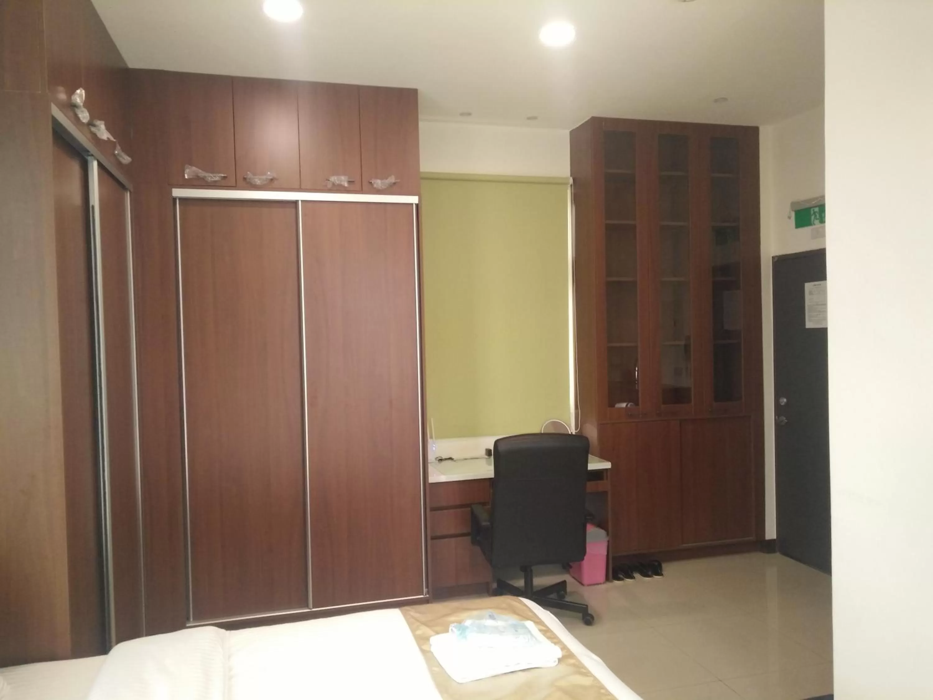 Photo of the whole room, TV/Entertainment Center in Frank B&B