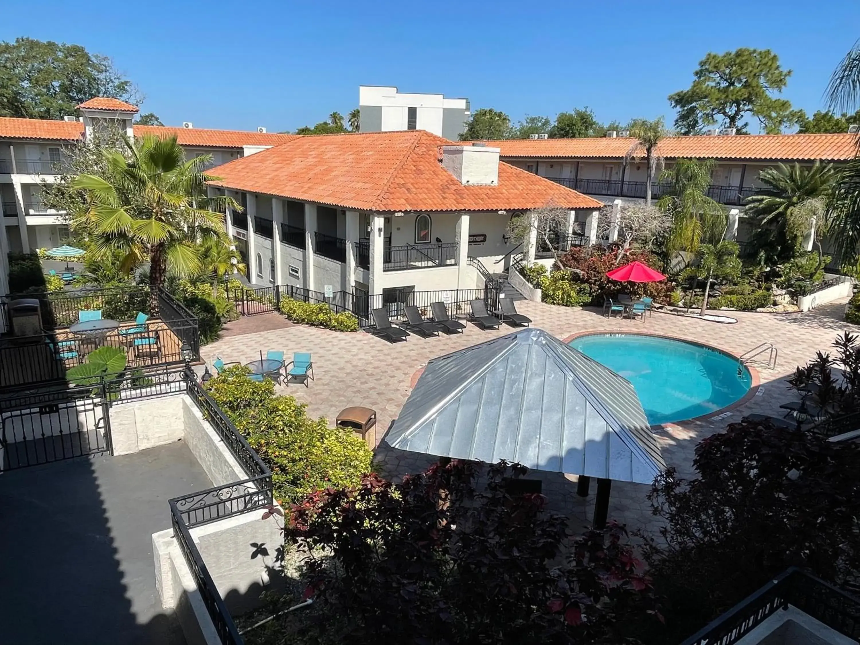 Property building, Pool View in Red Roof Inn PLUS & Suites Tampa