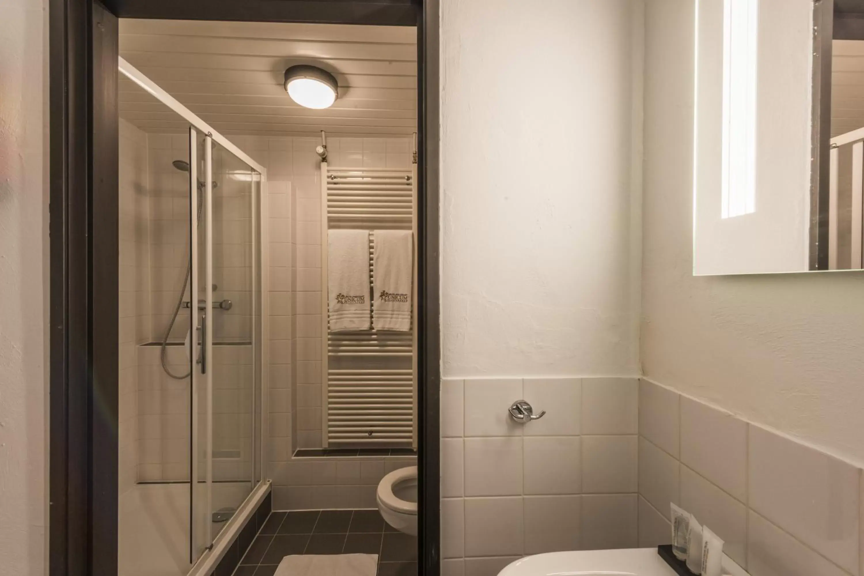 Bathroom in Hotel-Restaurant Unicum Elzenhagen