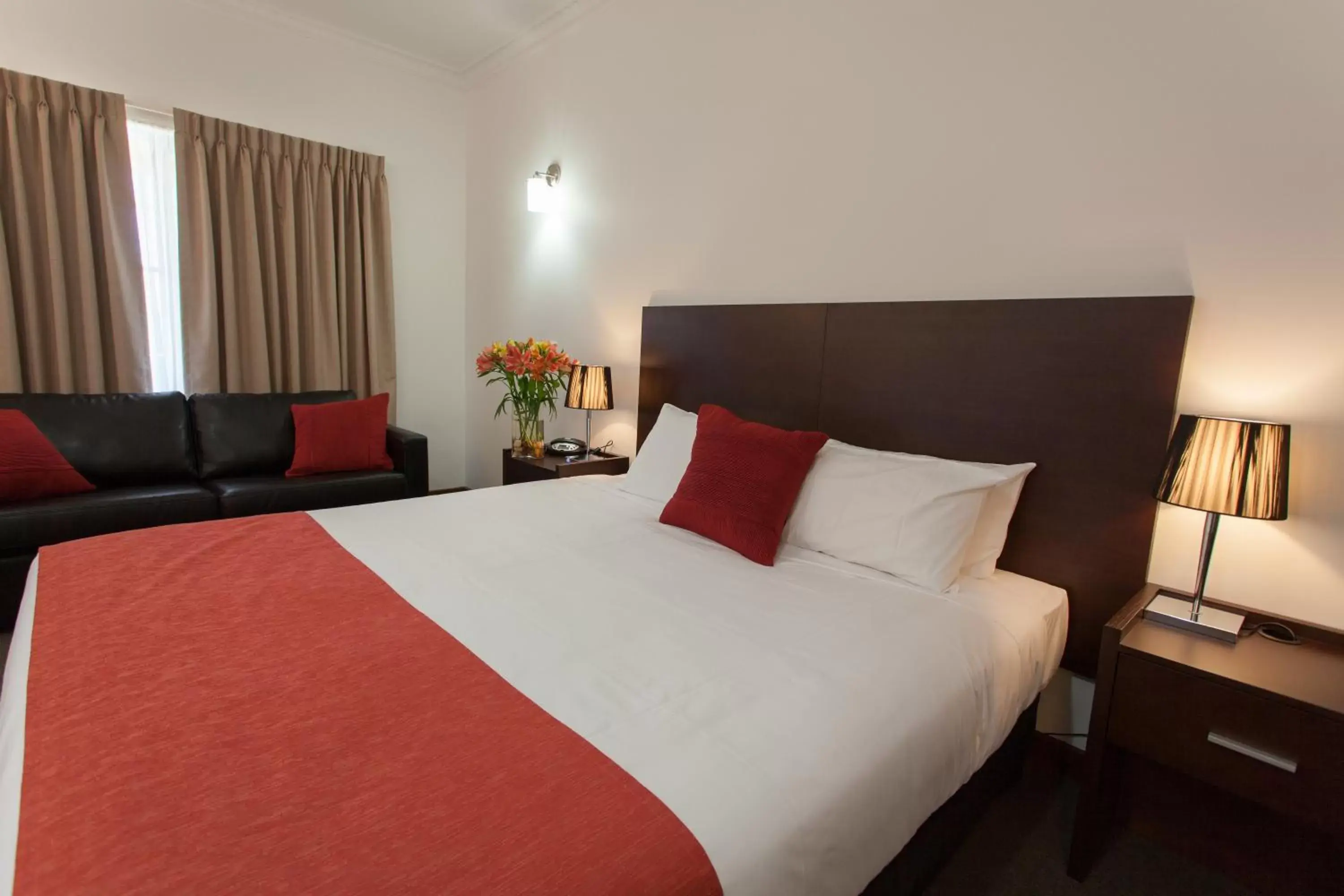 Bed in Mercure Port of Echuca