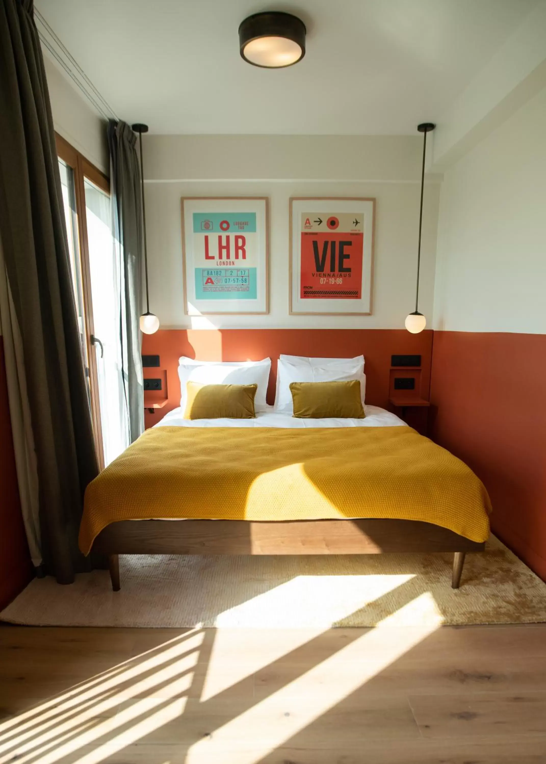 Bedroom in The People - Paris Nation