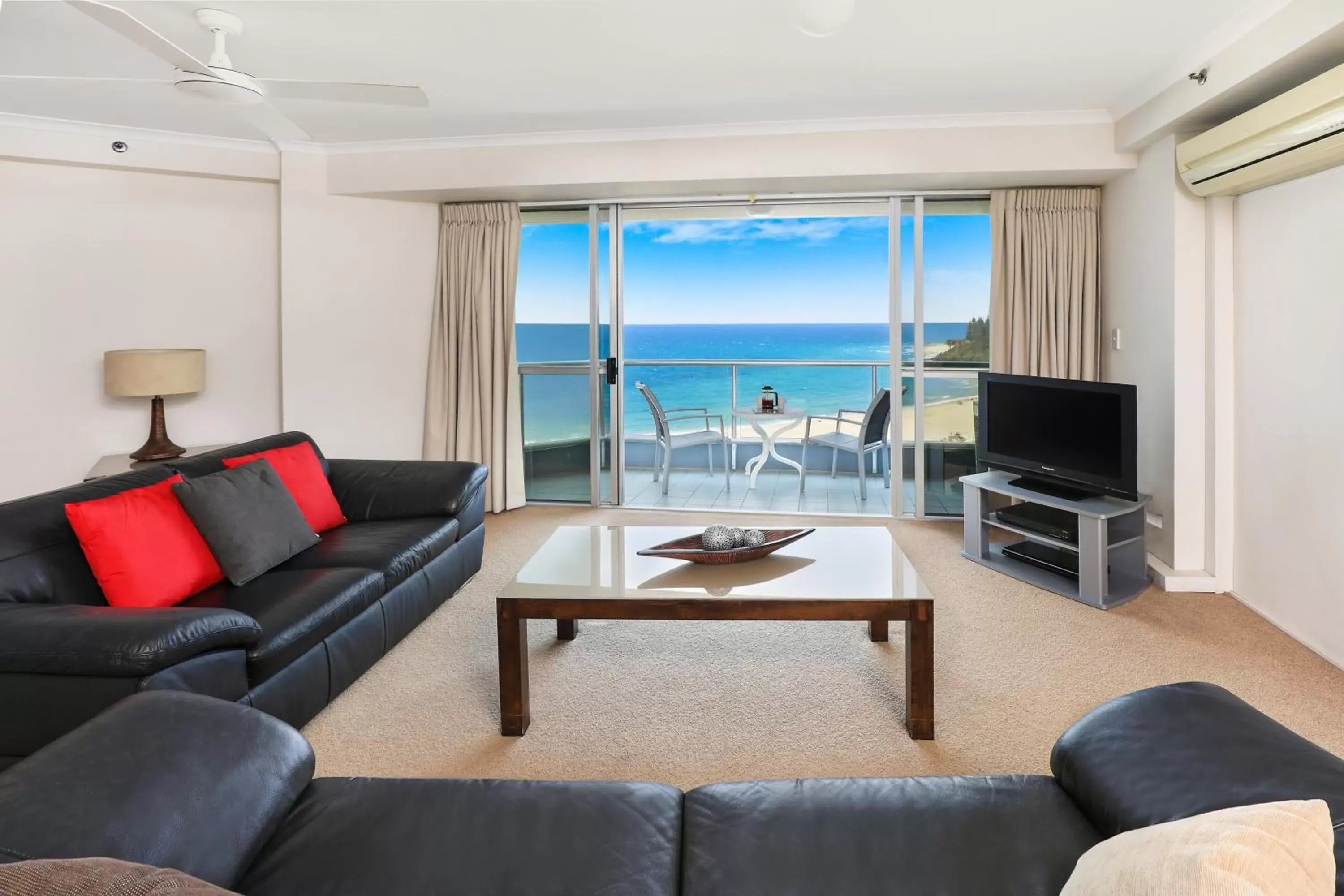 Living room, Seating Area in Points North Apartments