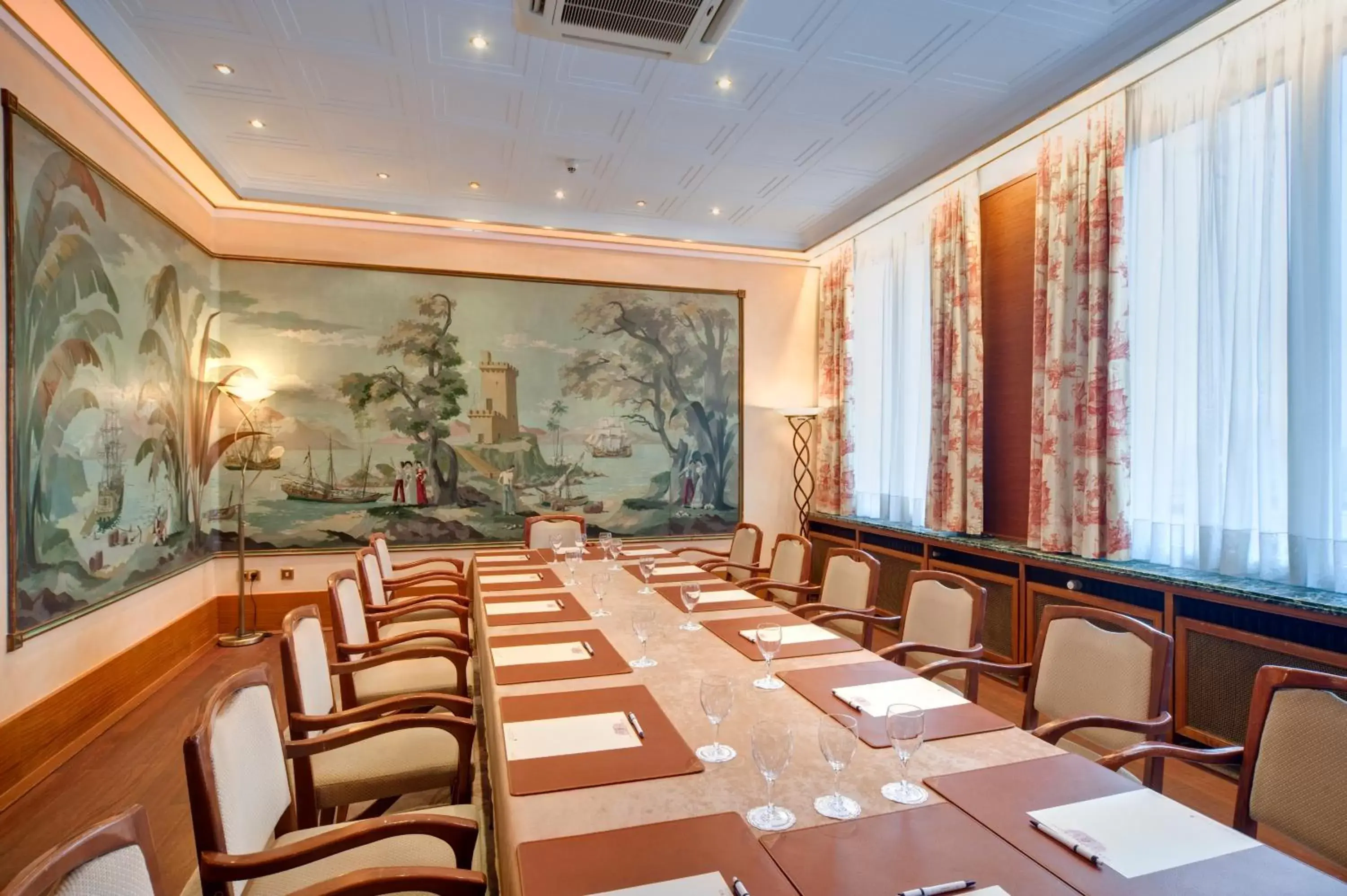 Business facilities in Grand Hotel Cravat