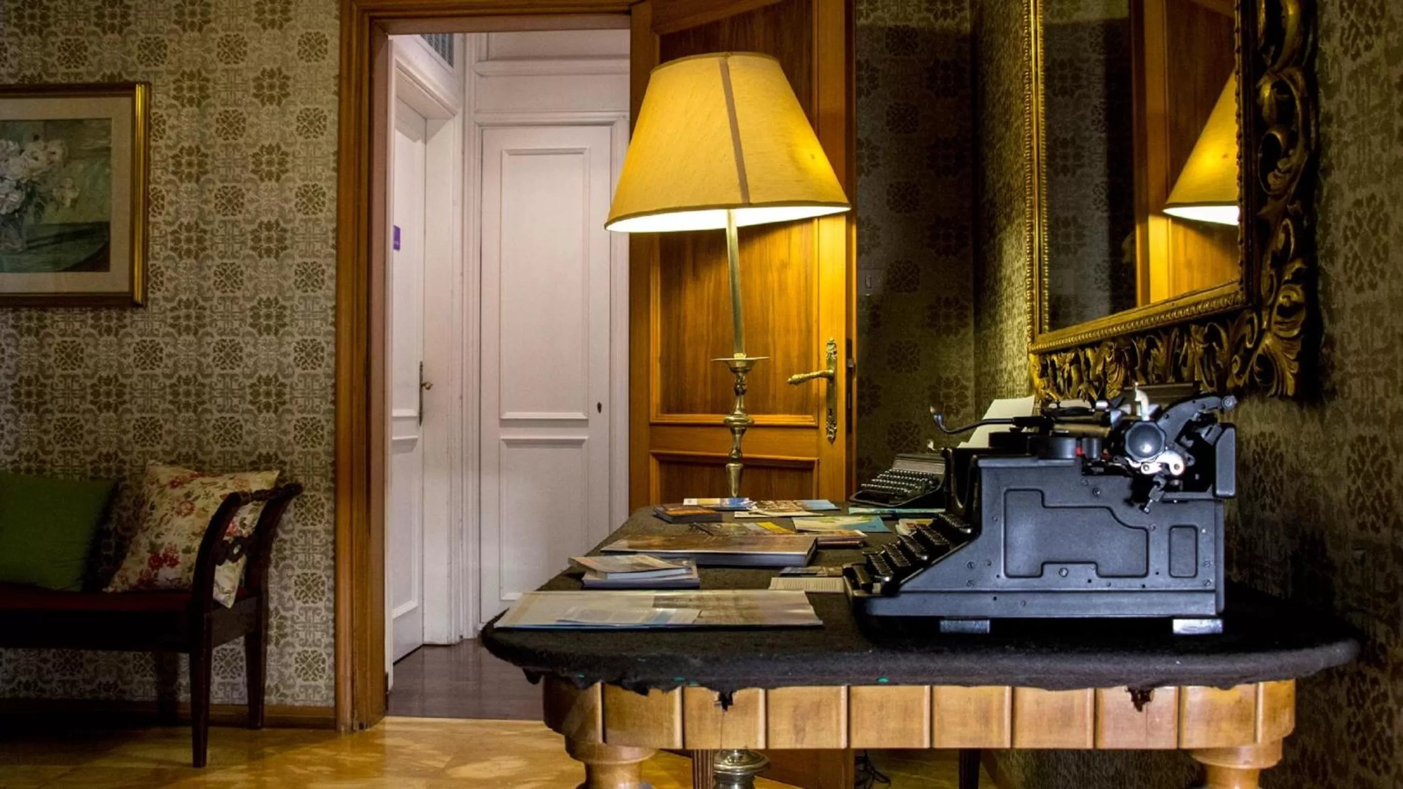 Communal lounge/ TV room in Locanda dei Buoni e Cattivi