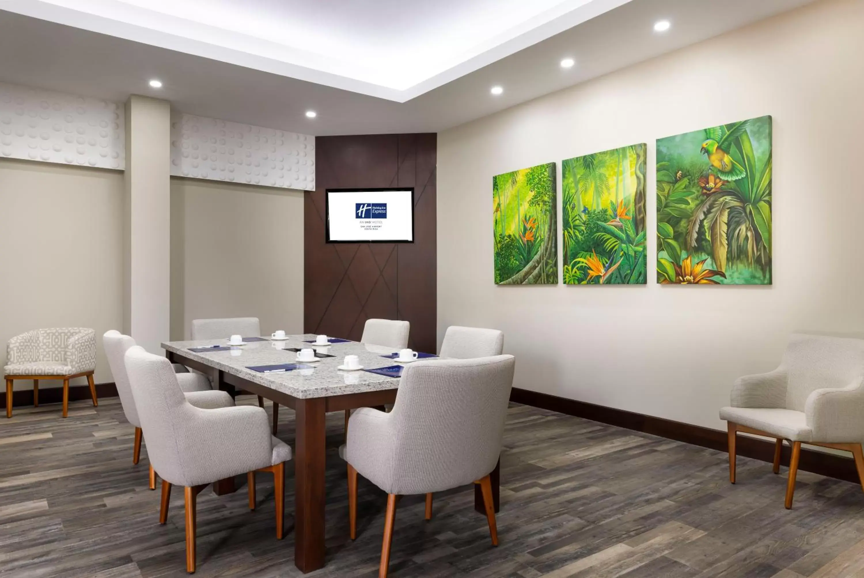 Meeting/conference room in Holiday Inn Express San Jose Airport, an IHG Hotel