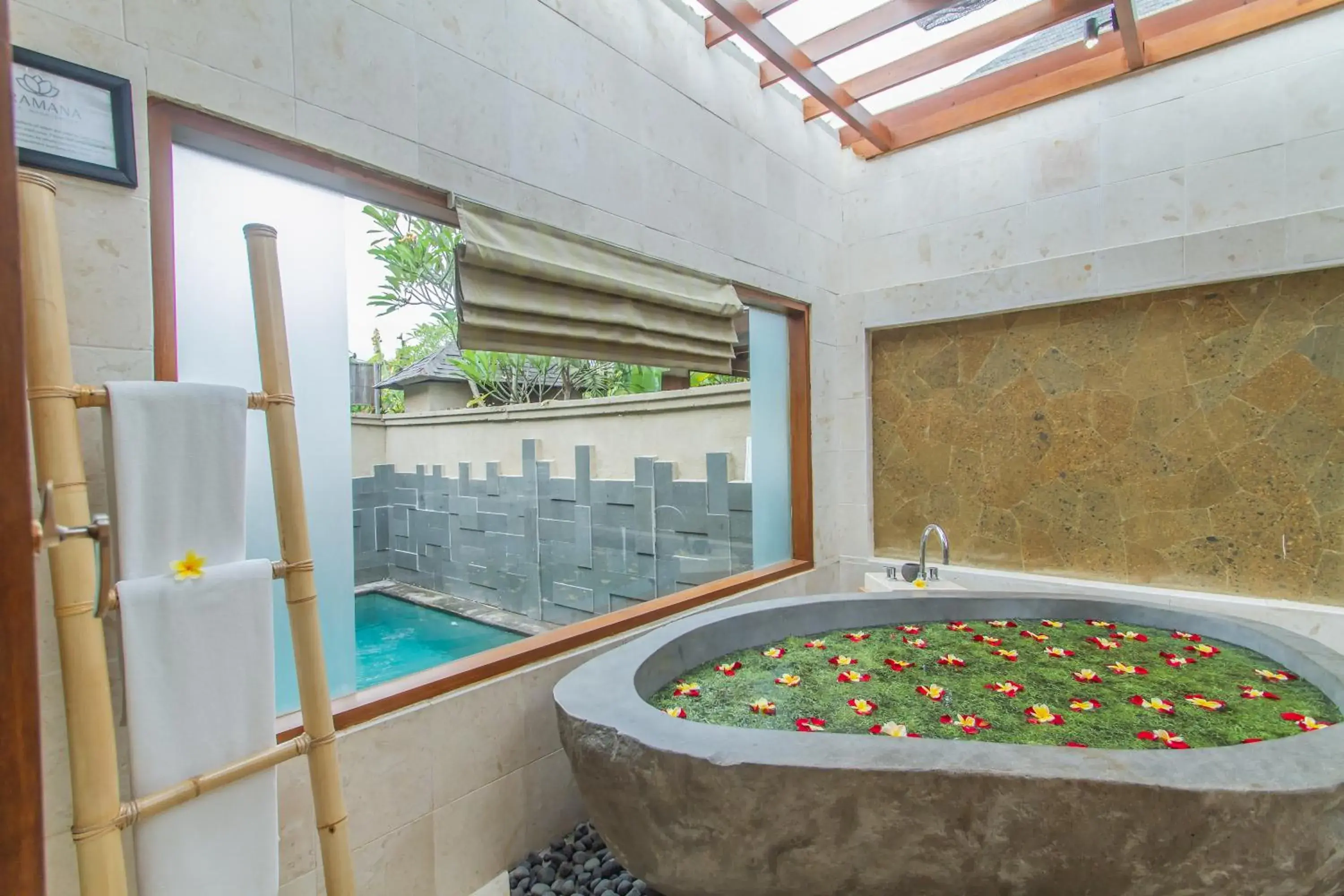 Shower, Swimming Pool in Graha Sandat Villas
