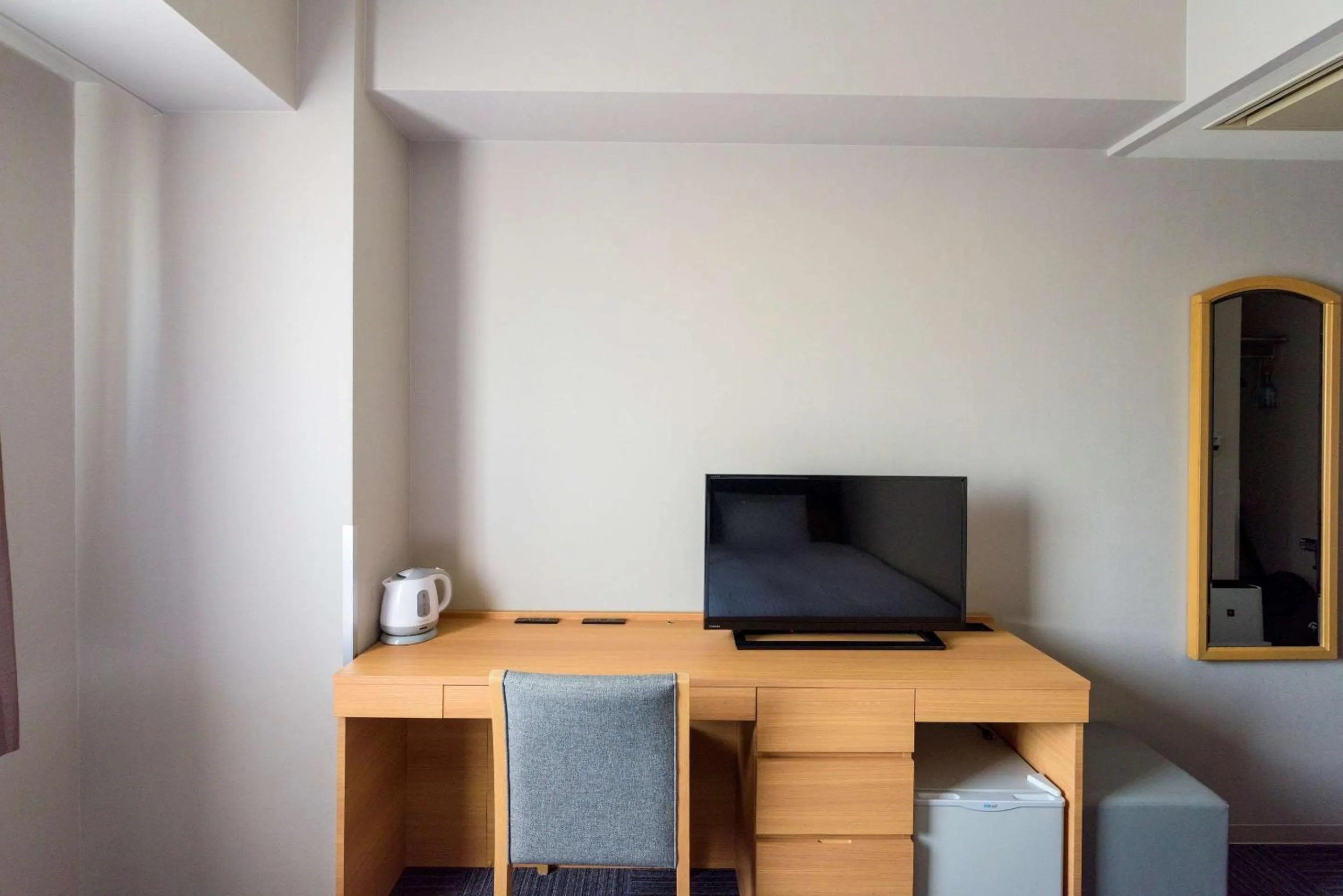 Bedroom in SureStay Plus Hotel by Best Western Shin-Osaka