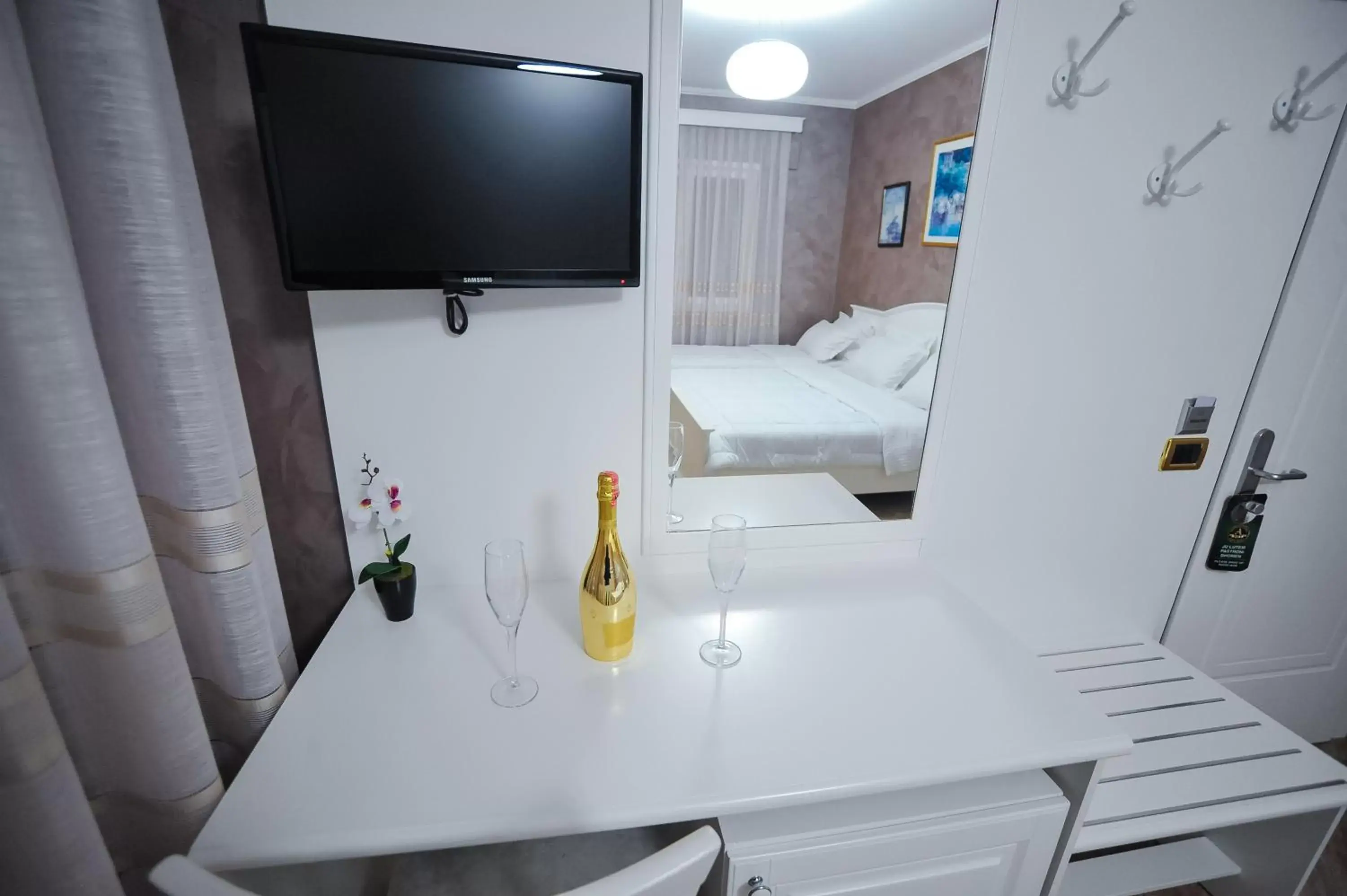 Bedroom, Bed in Iliria Internacional Hotel Bedroom, Bed in Iliria Internacional Hotel