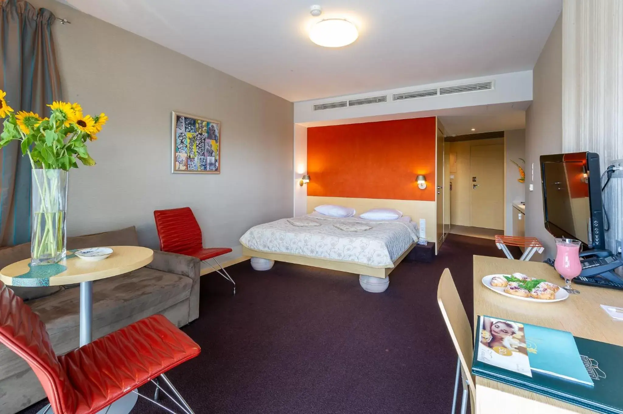 Bedroom, Bed in Niebieski Art Hotel & Spa