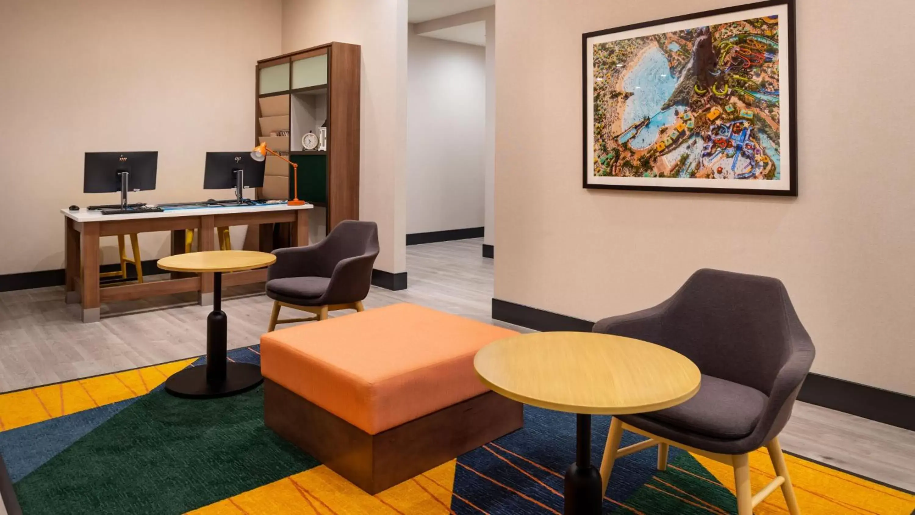 Other, Seating Area in Holiday Inn & Suites Orlando - International Dr S, an IHG Hotel