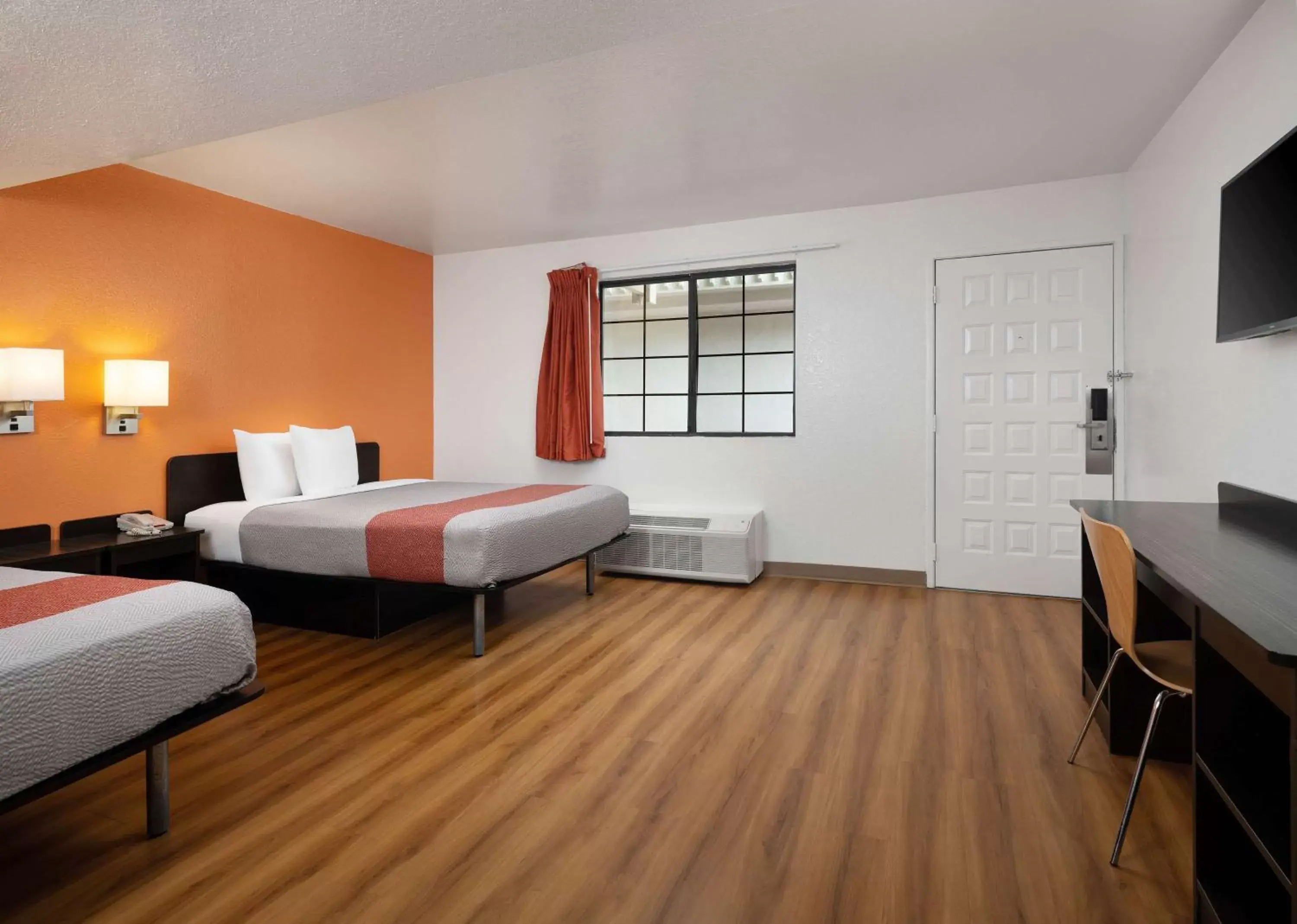 Bedroom, Bed in Motel 6-San Luis Obispo, CA - South