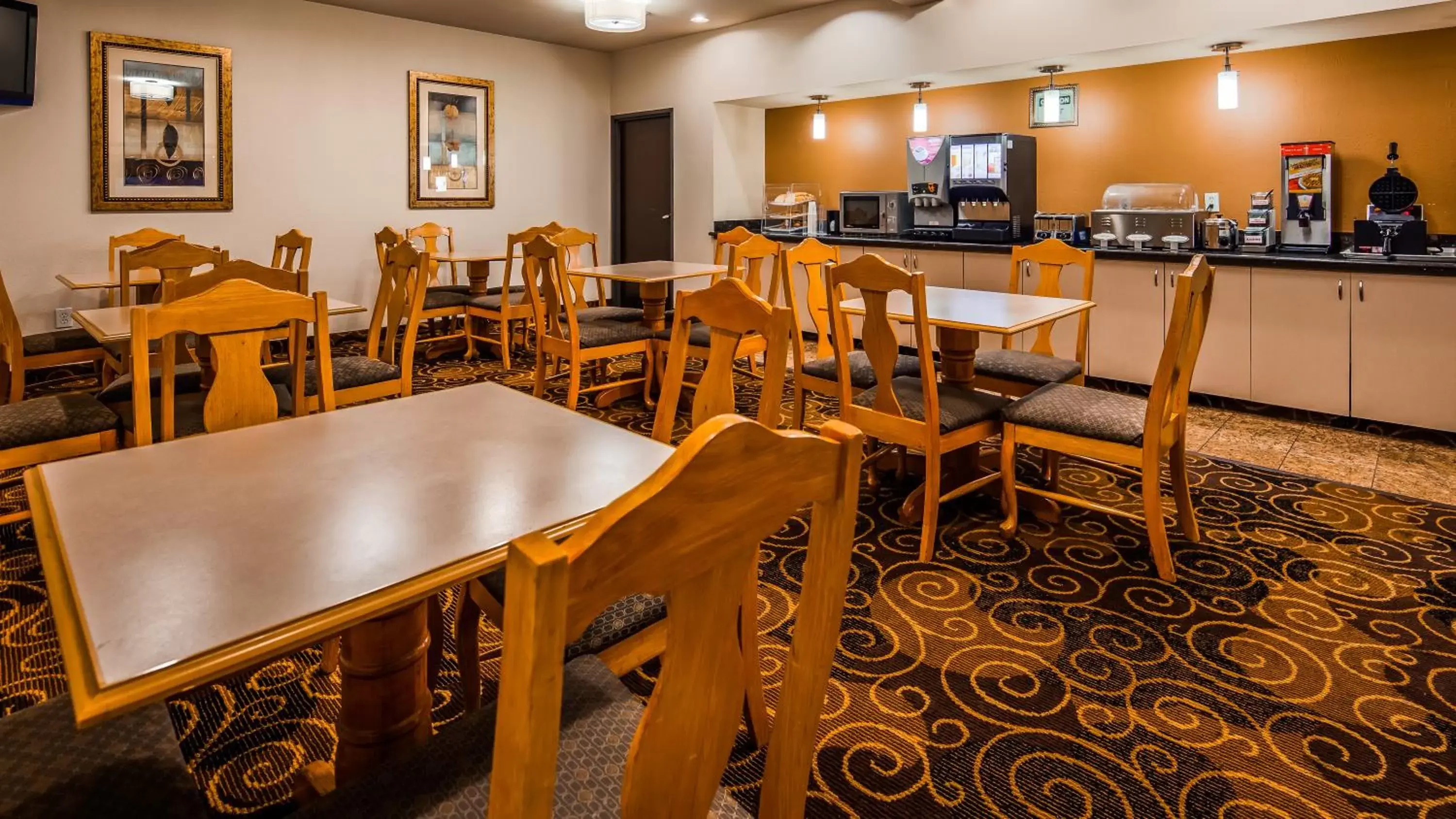 Breakfast, Restaurant/Places to Eat in Best Western Northwest Inn