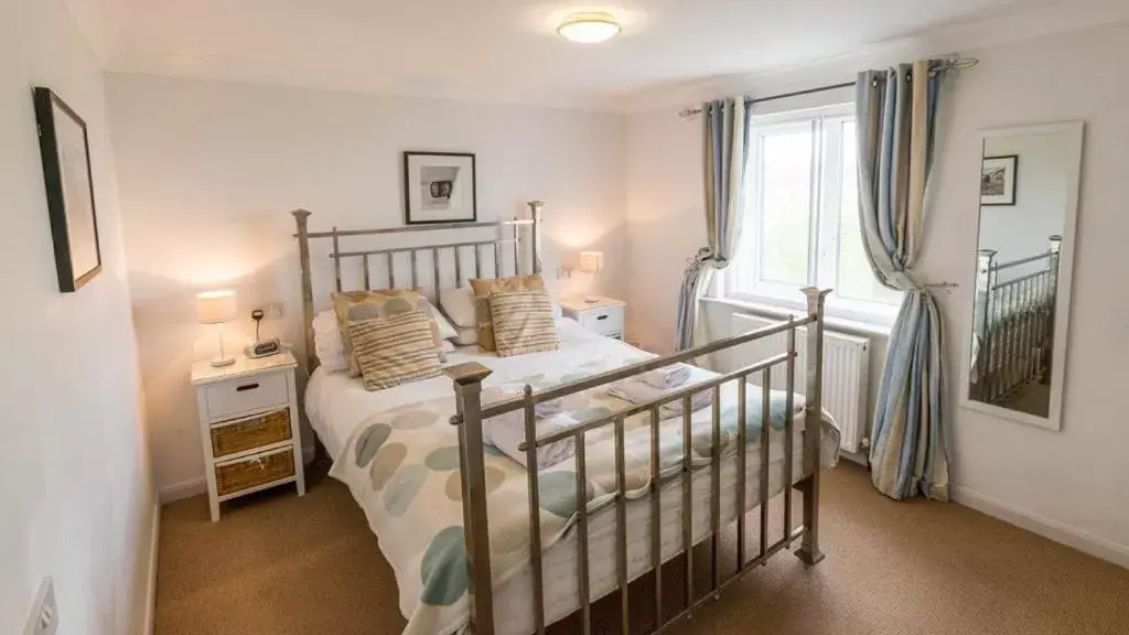 Bedroom, Bed in Chesil Beach Lodge