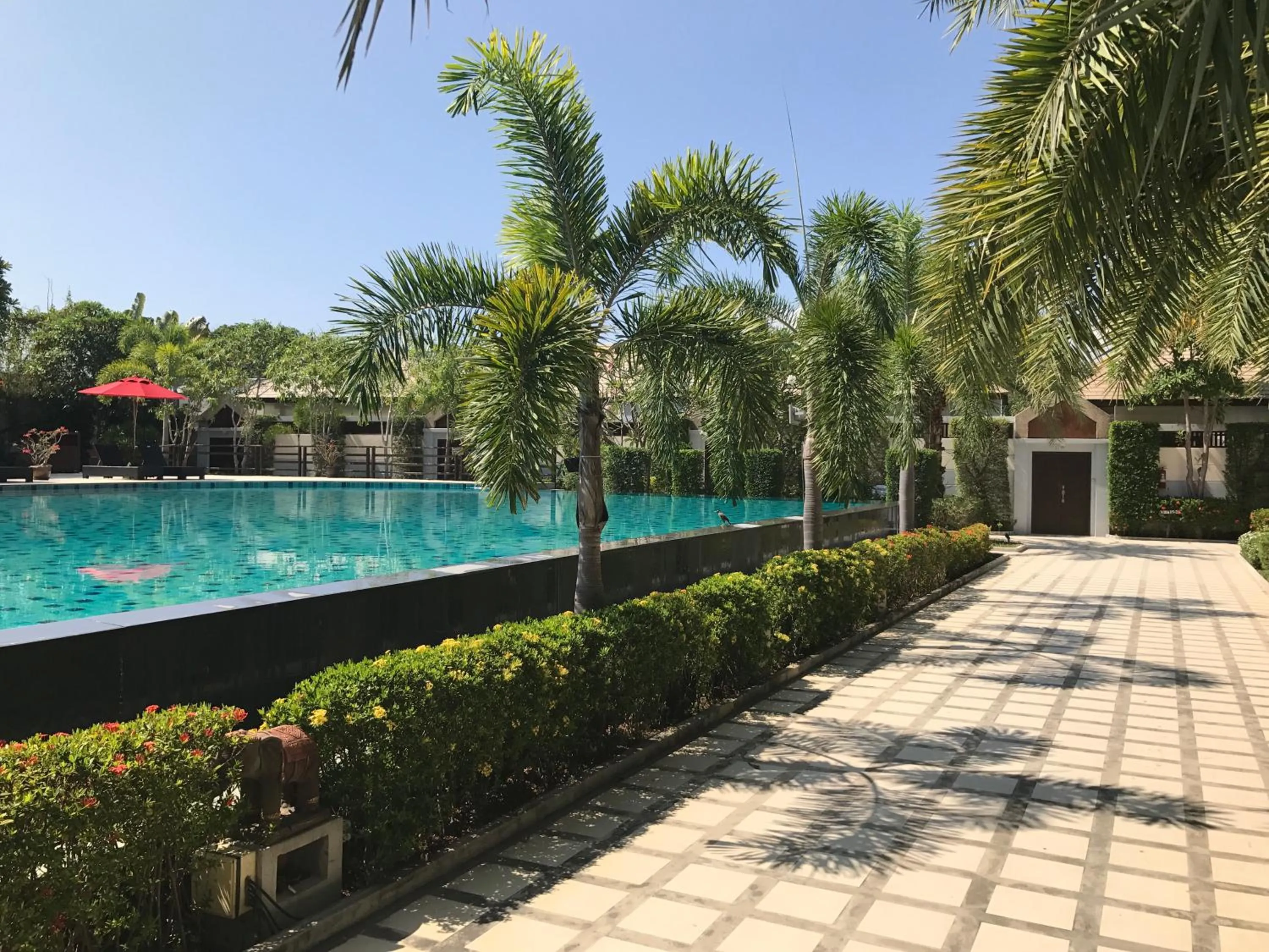 Swimming pool in Samui Boat Lagoon